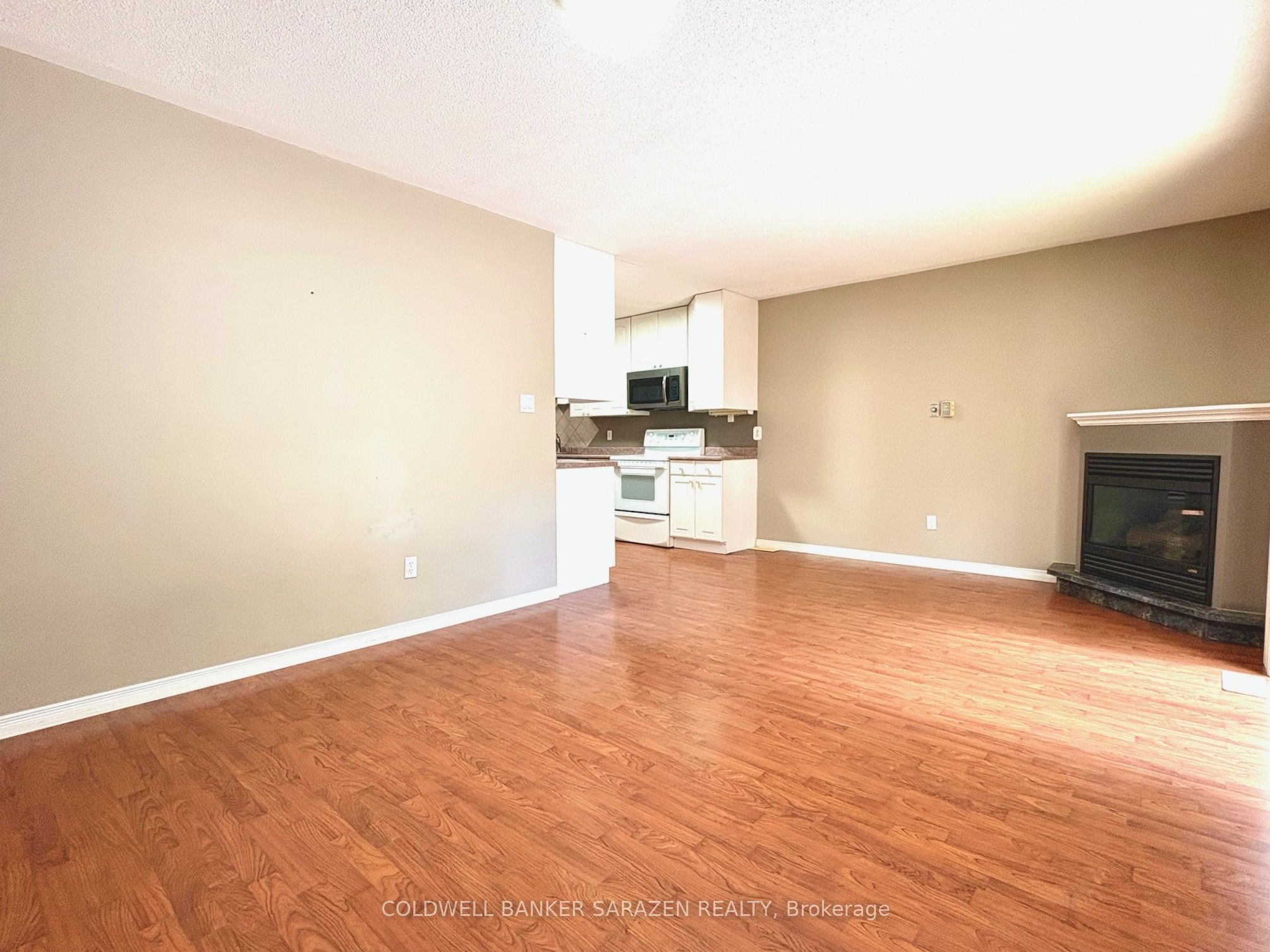 900 Scott-Dupuis Way, Orleans - Convent Glen and Area, ON K1C 3A7 photo 3