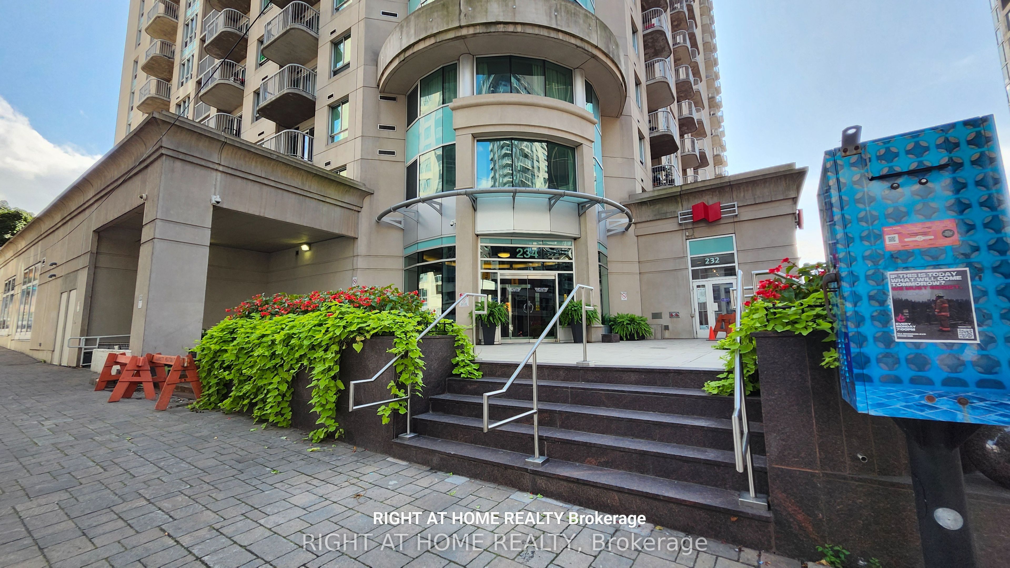 234 Rideau Street 1104, Lower Town - Sandy Hill, ON K1N 0A9 photo 2