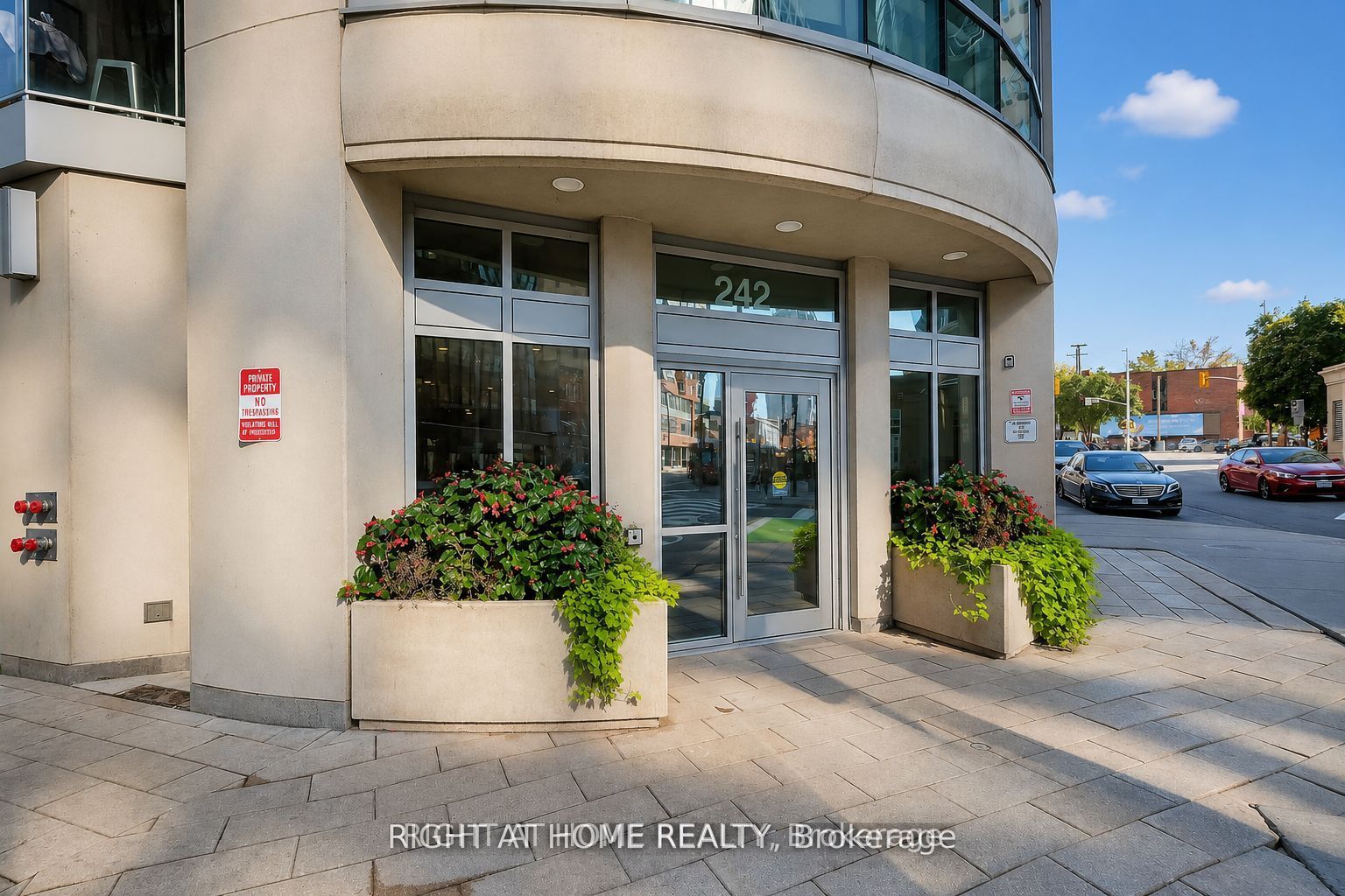 242 Rideau Street 1601, Lower Town - Sandy Hill, ON K1N 0B7 photo 3