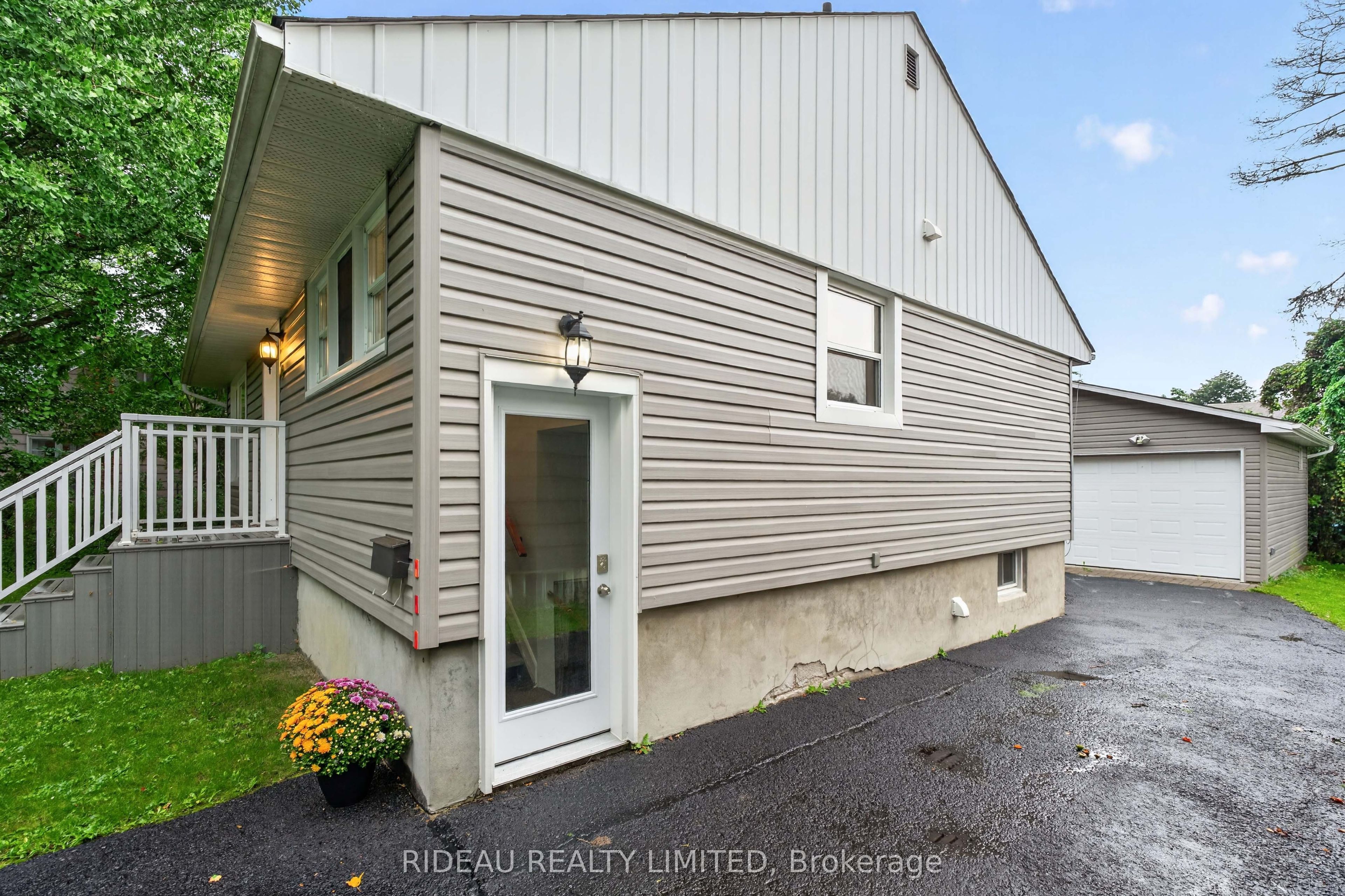 4 Otter Drive, Brockville, ON K6V 5R7 photo 4