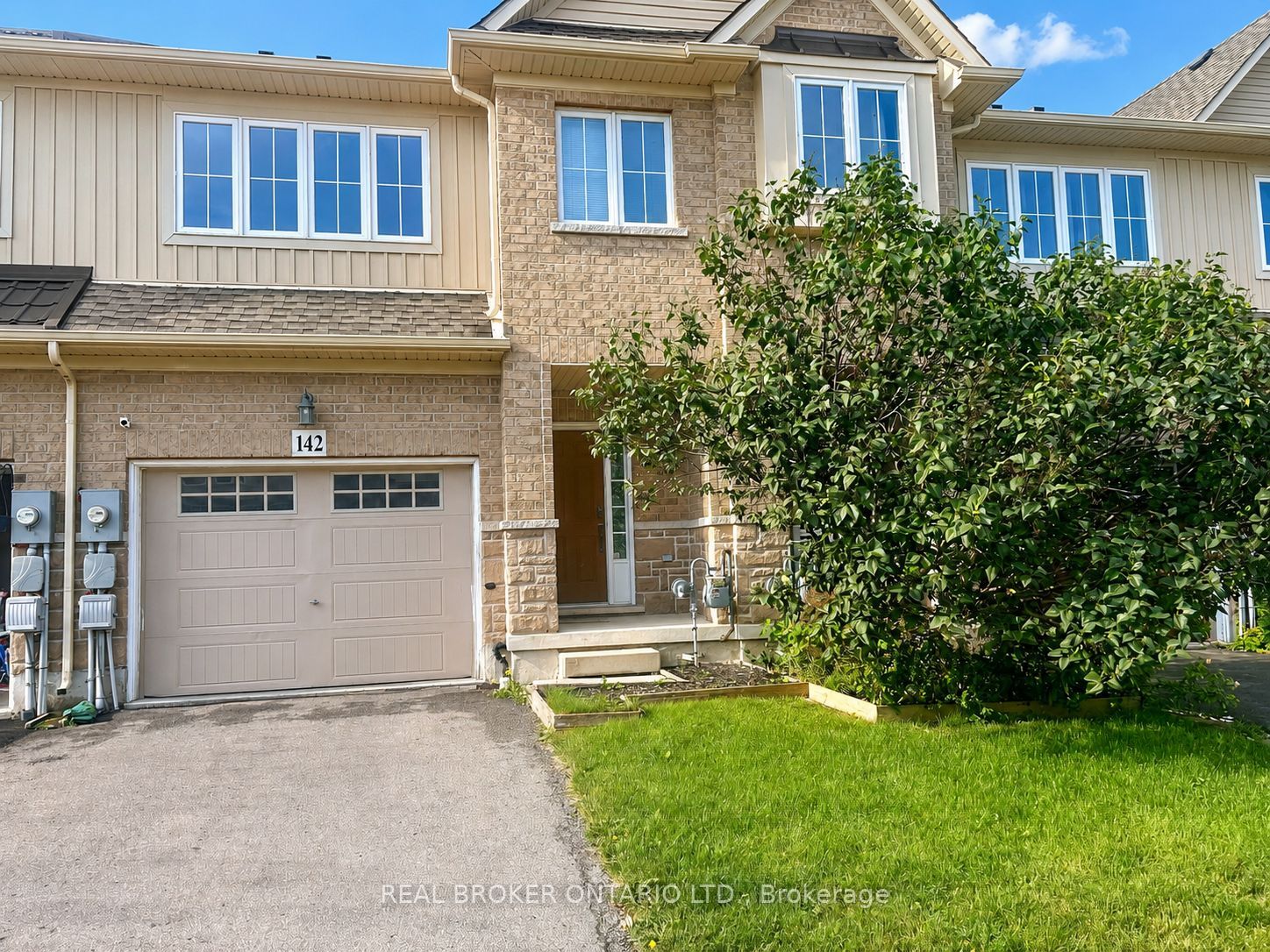 142 Palacebeach Trail, Hamilton, ON L8E 0C3