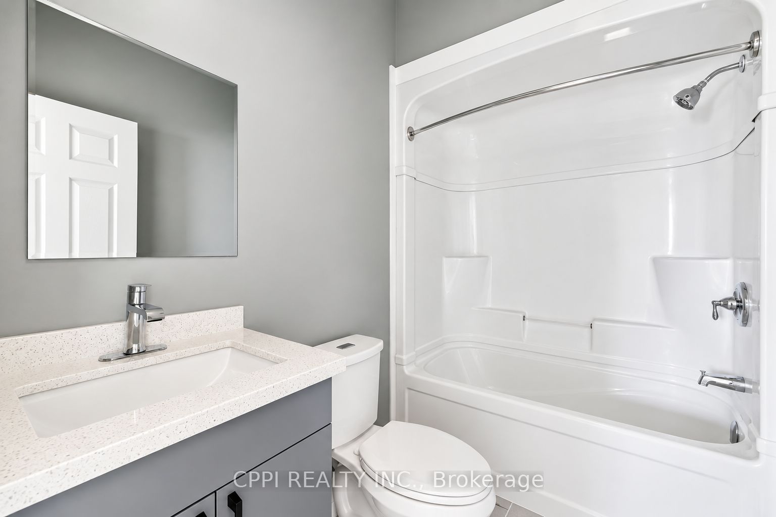 255 Emerick Avenue 209, Fort Erie, ON L2A 2W4 photo 2