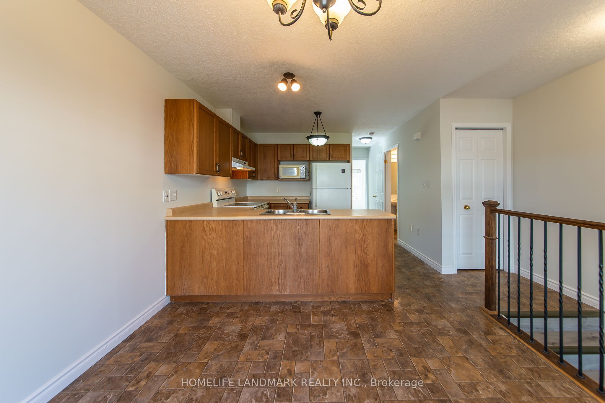 619 WILD GINGER Avenue J54, Waterloo, ON N2V 2X1 photo 3