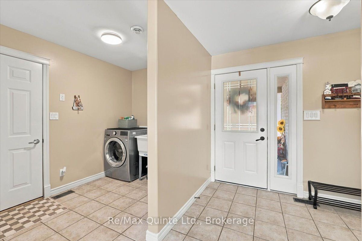 794 English Settlement Road, Quinte West, ON K8V 5P7 photo 5