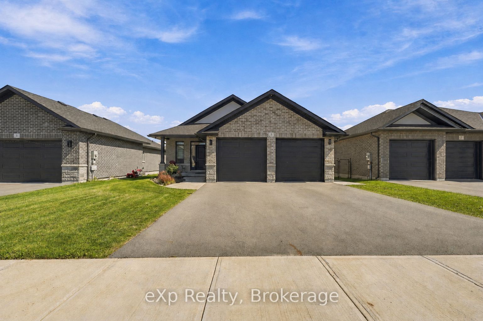 5 Mavety Court, Belleville, ON K8N 0M2 photo 2