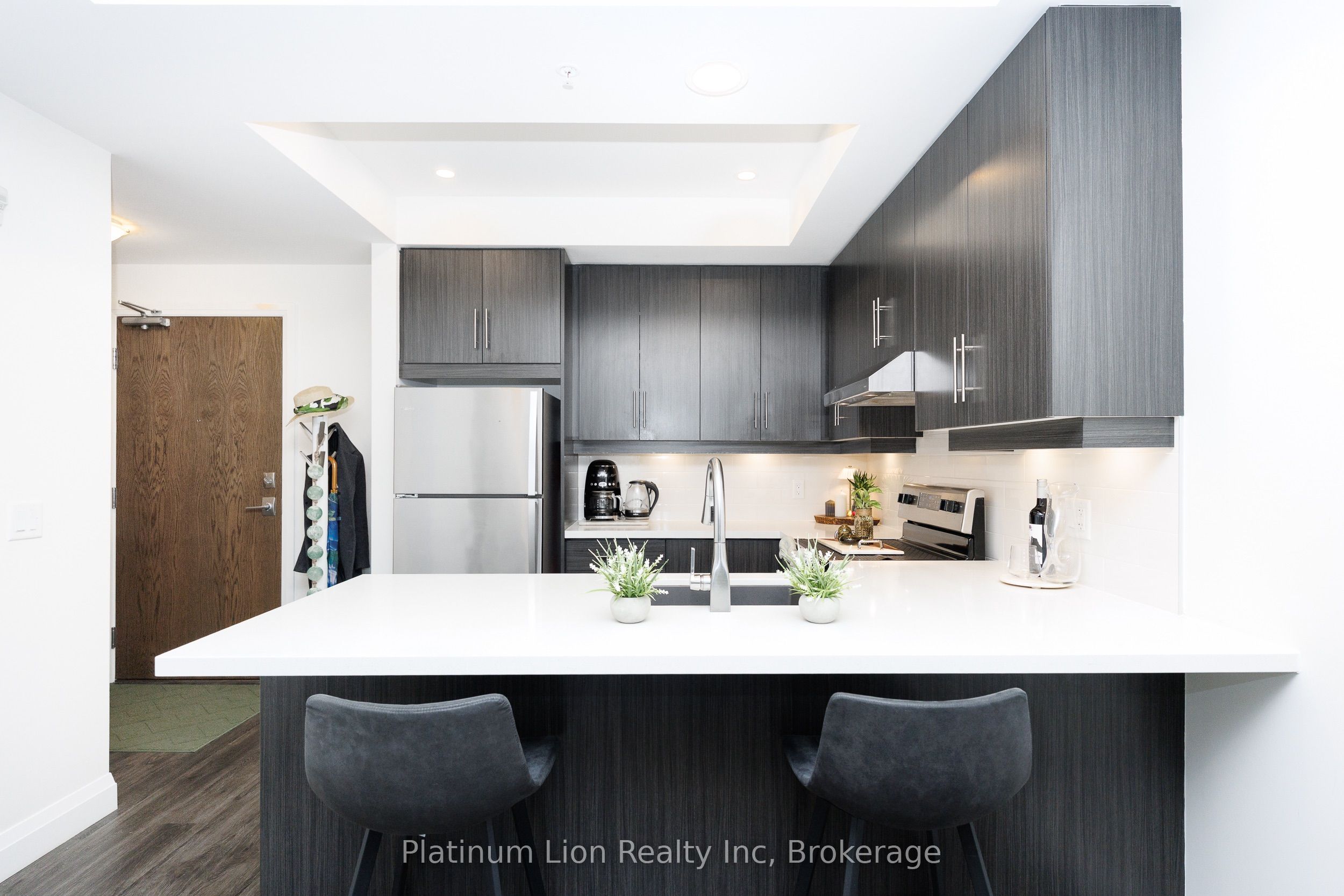 30 Hamilton Street S 201, Hamilton, ON L8B 1V8