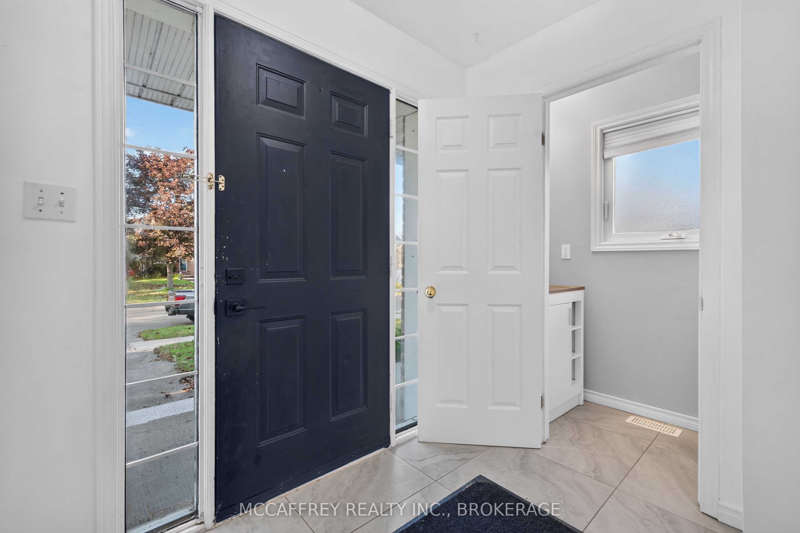 582 Barnsley Crescent, Kingston, ON K7M 8X3 photo 4