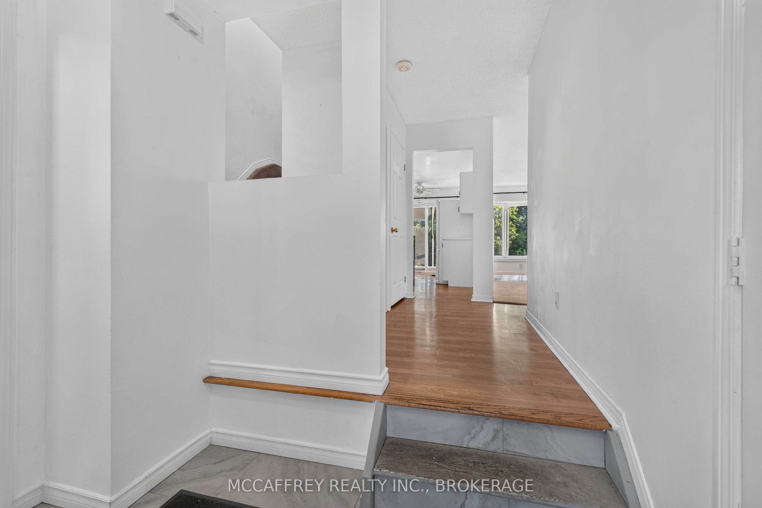 582 Barnsley Crescent, Kingston, ON K7M 8X3 photo 5