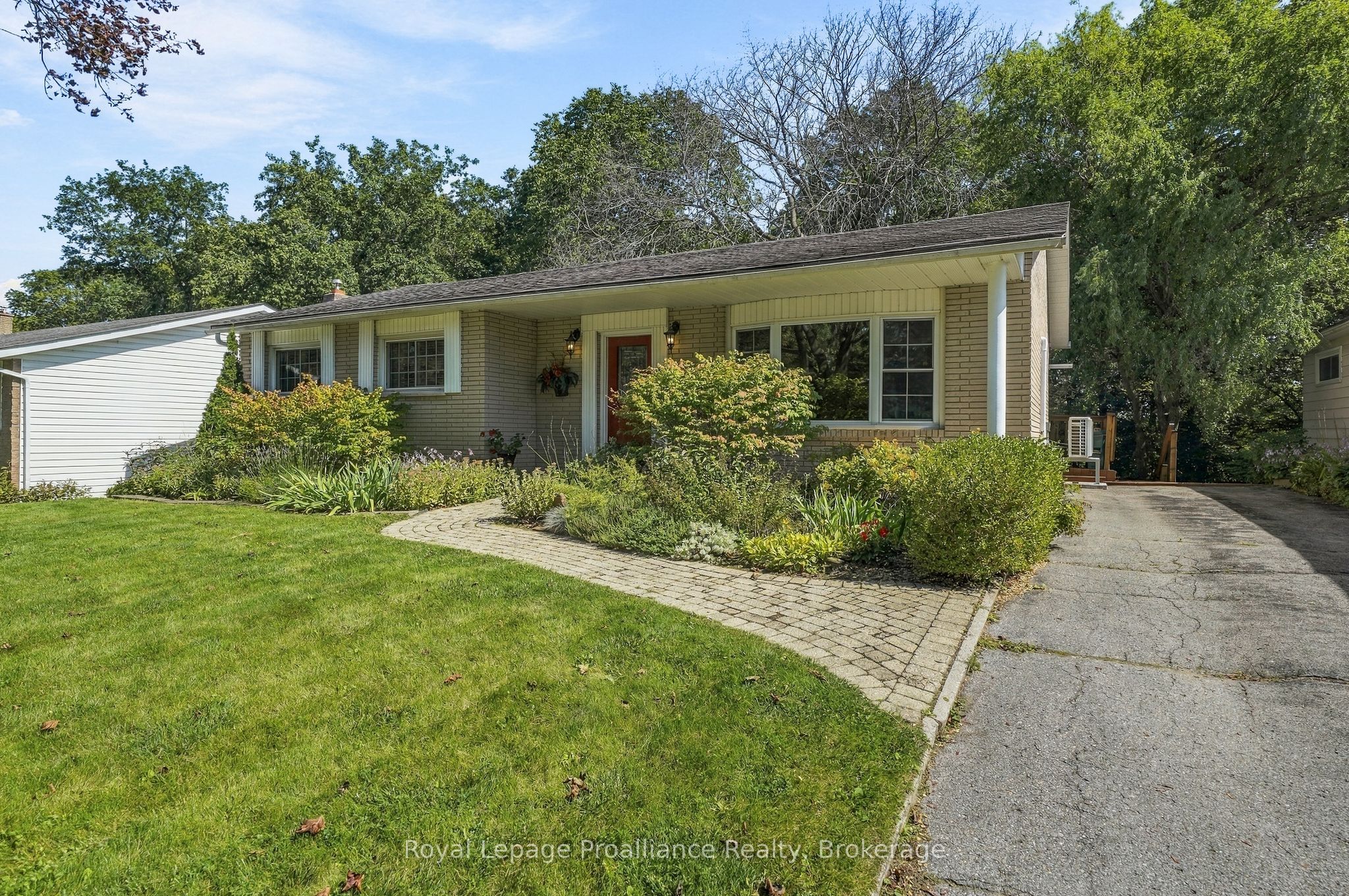 36 Parkview Heights, Quinte West, ON K8V 5L7 photo 4