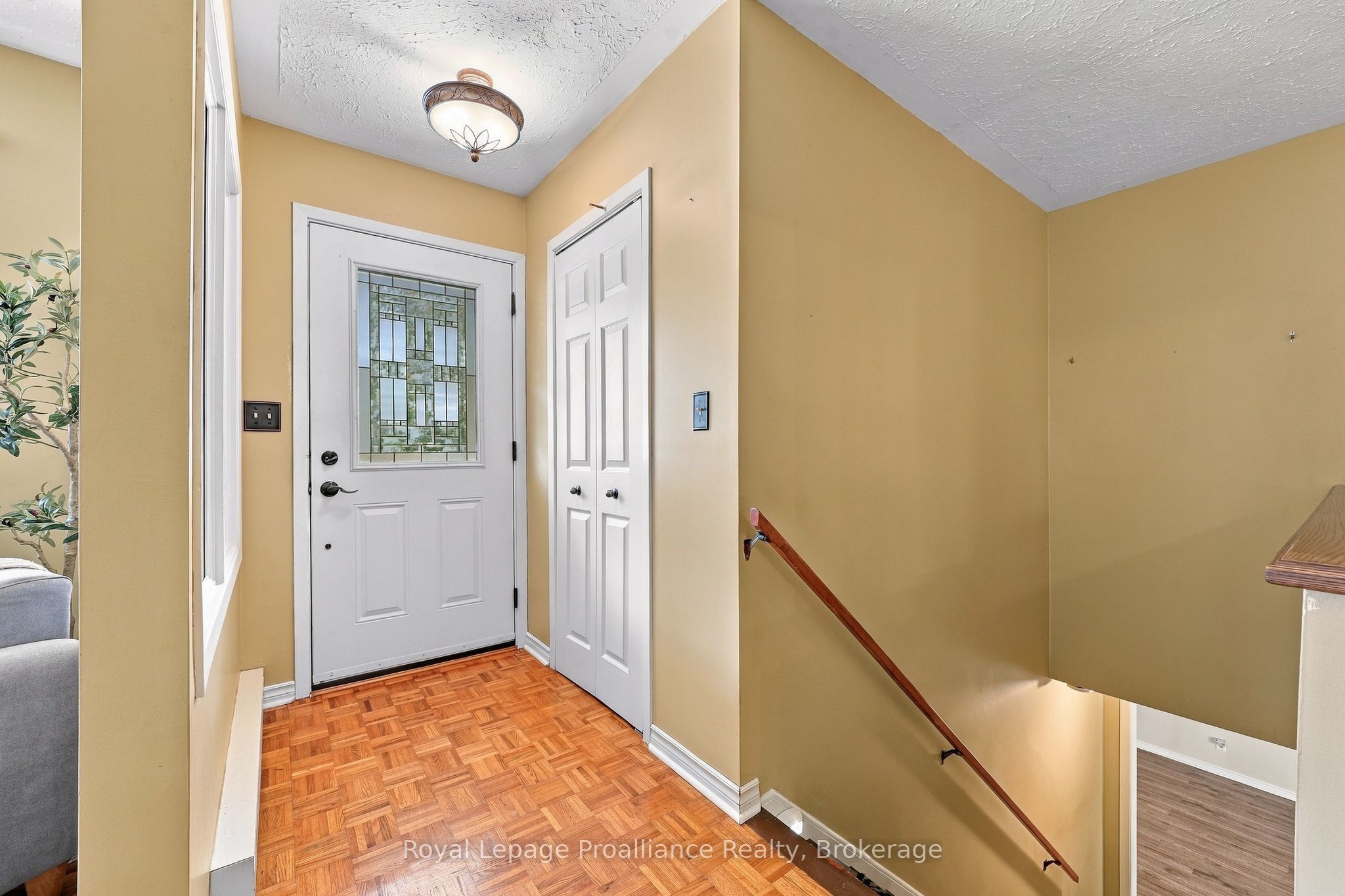 36 Parkview Heights, Quinte West, ON K8V 5L7 photo 5