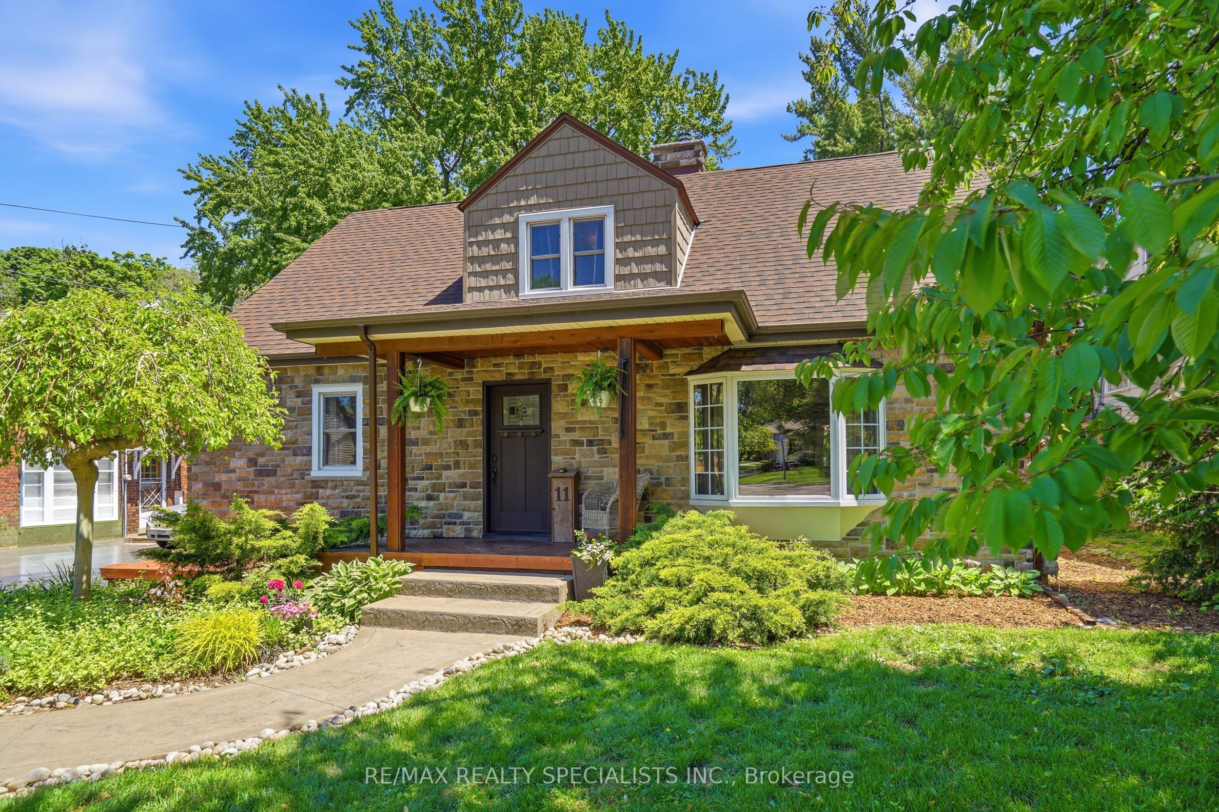 11 Kingsway Boulevard, Grimsby, ON L3M 3E4 photo 4