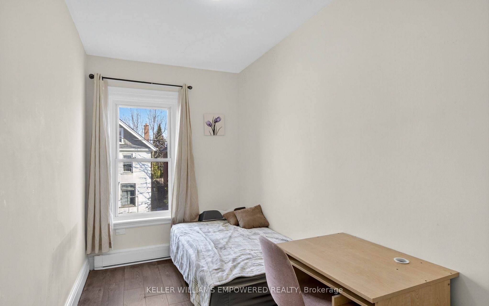 271 Thomas Street, Peterborough, ON K9J 5E7 photo 5