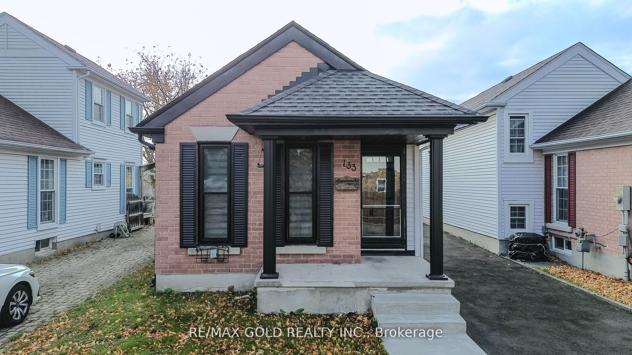 133 Wake Robin Drive, Kitchener, ON N2E 3L6