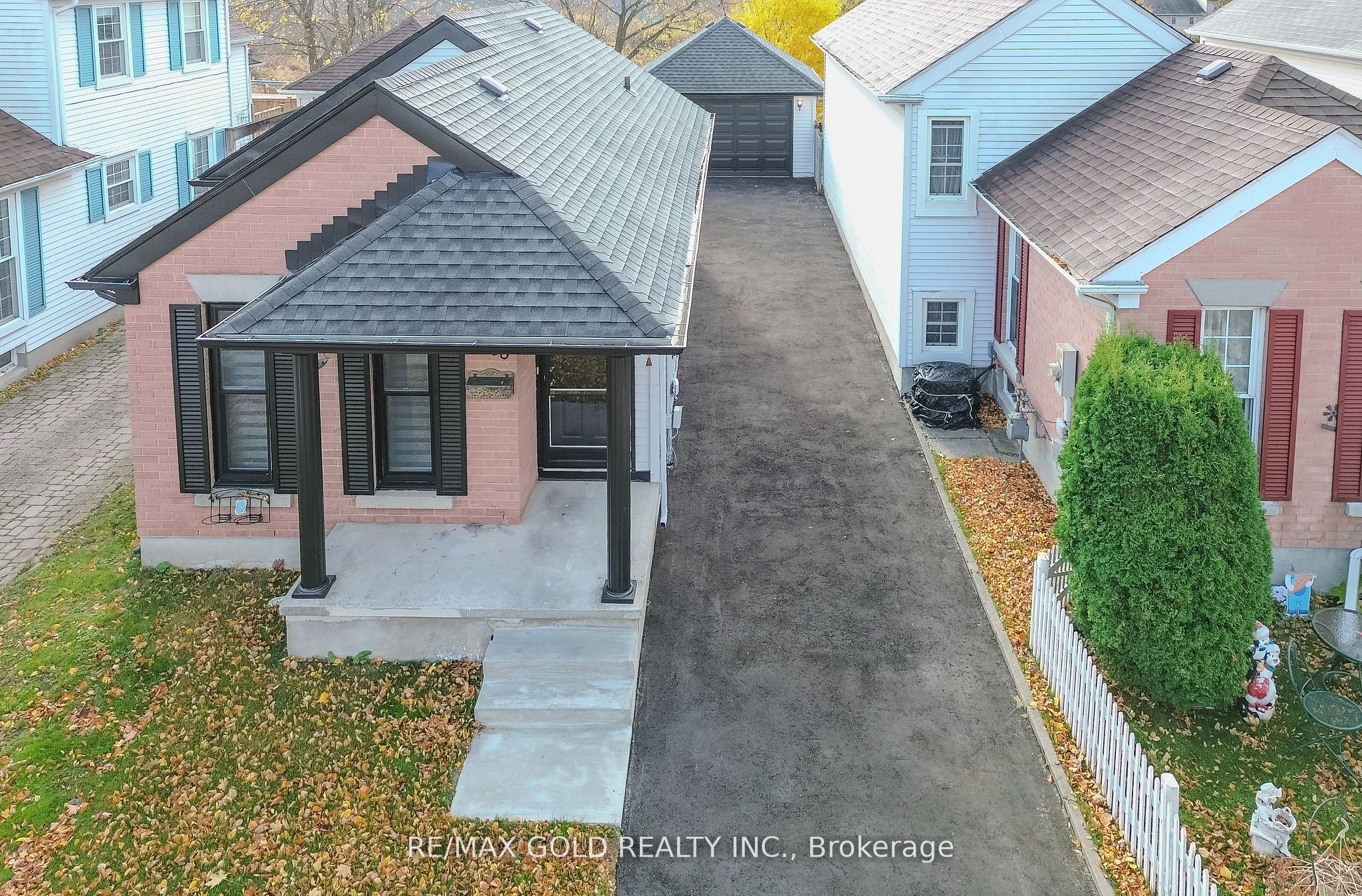 133 Wake Robin Drive, Kitchener, ON N2E 3L6 photo 2