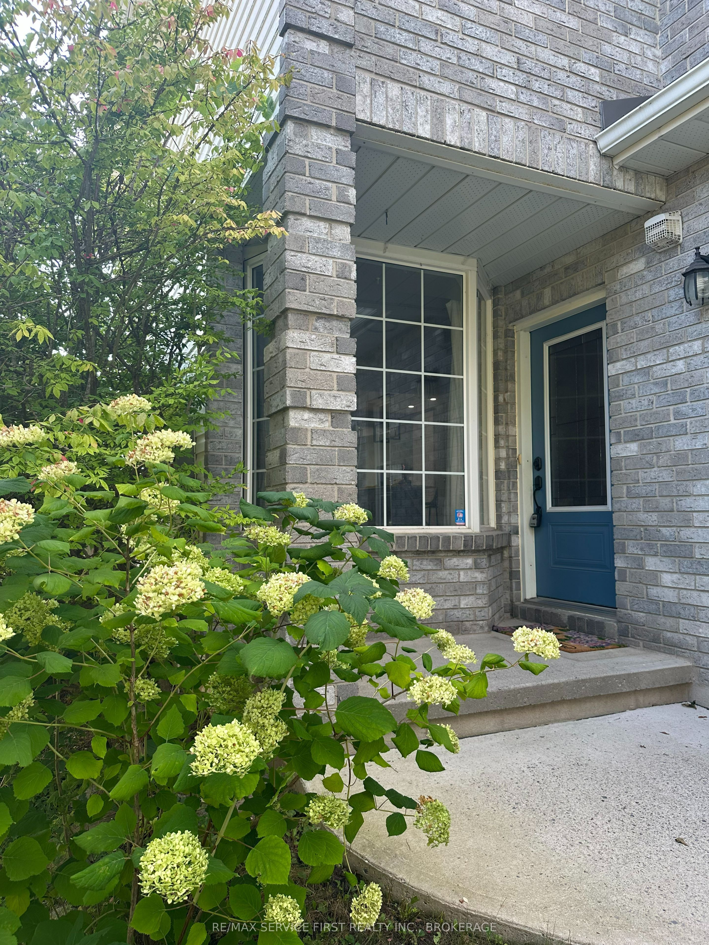 1019 Springfield Drive, Kingston, ON K7M 8V6 photo 2