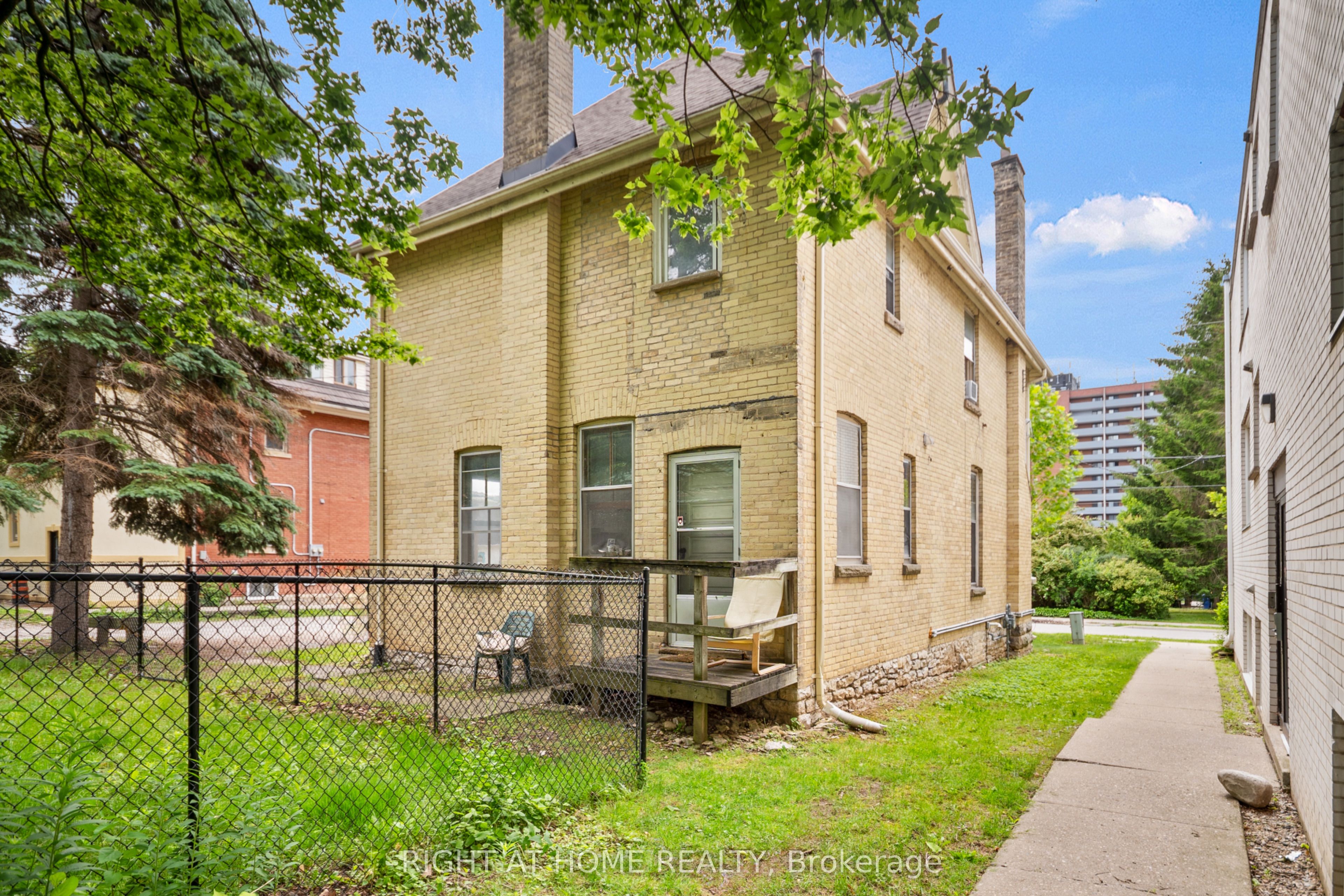 202 Sydenham Street, London East, ON N6A 1W3 photo 5
