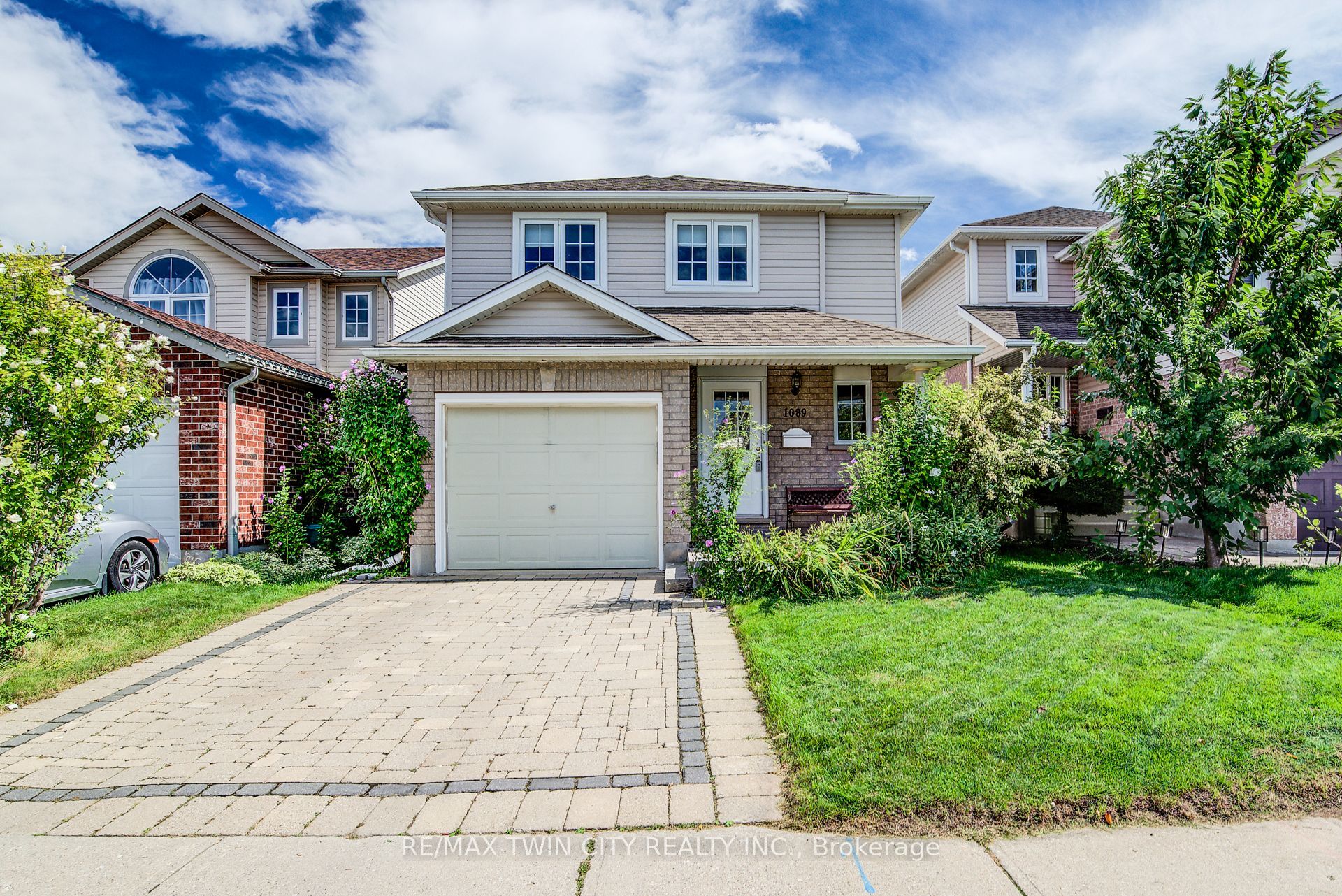 1089 COPPER LEAF Crescent, Kitchener, ON N2E 3W4 photo 2