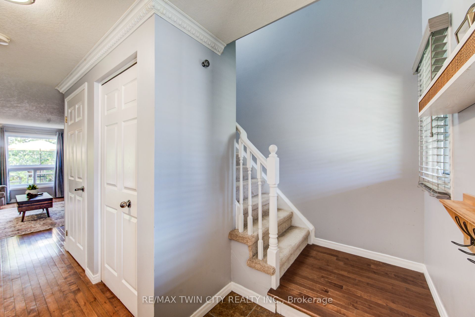 1089 COPPER LEAF Crescent, Kitchener, ON N2E 3W4 photo 4