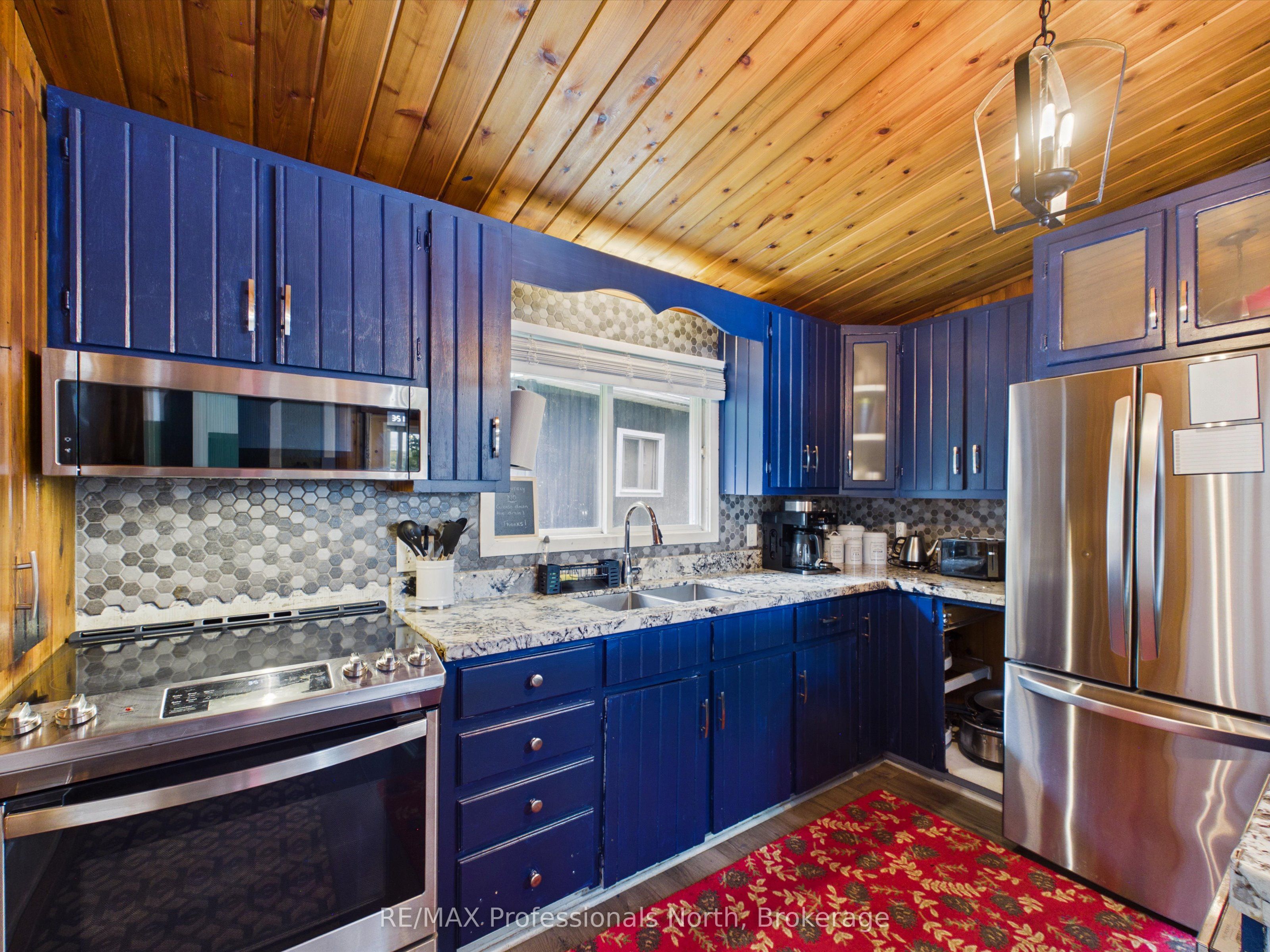 1202 Shea Road 4, Muskoka Lakes, ON P0B 1M0 photo 4