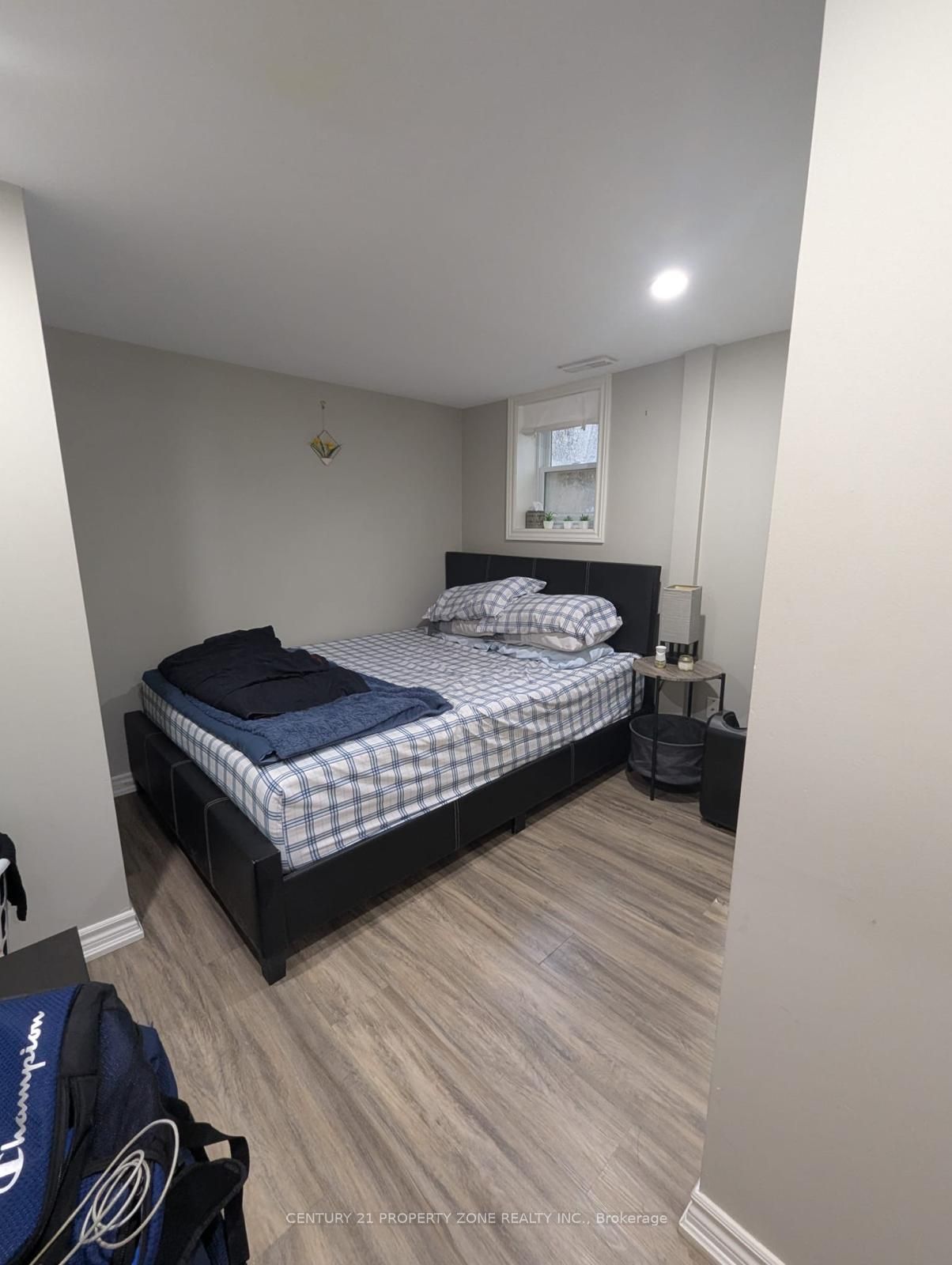 561 Mohawk Road W, Hamilton, ON L9C 1X5 photo 4