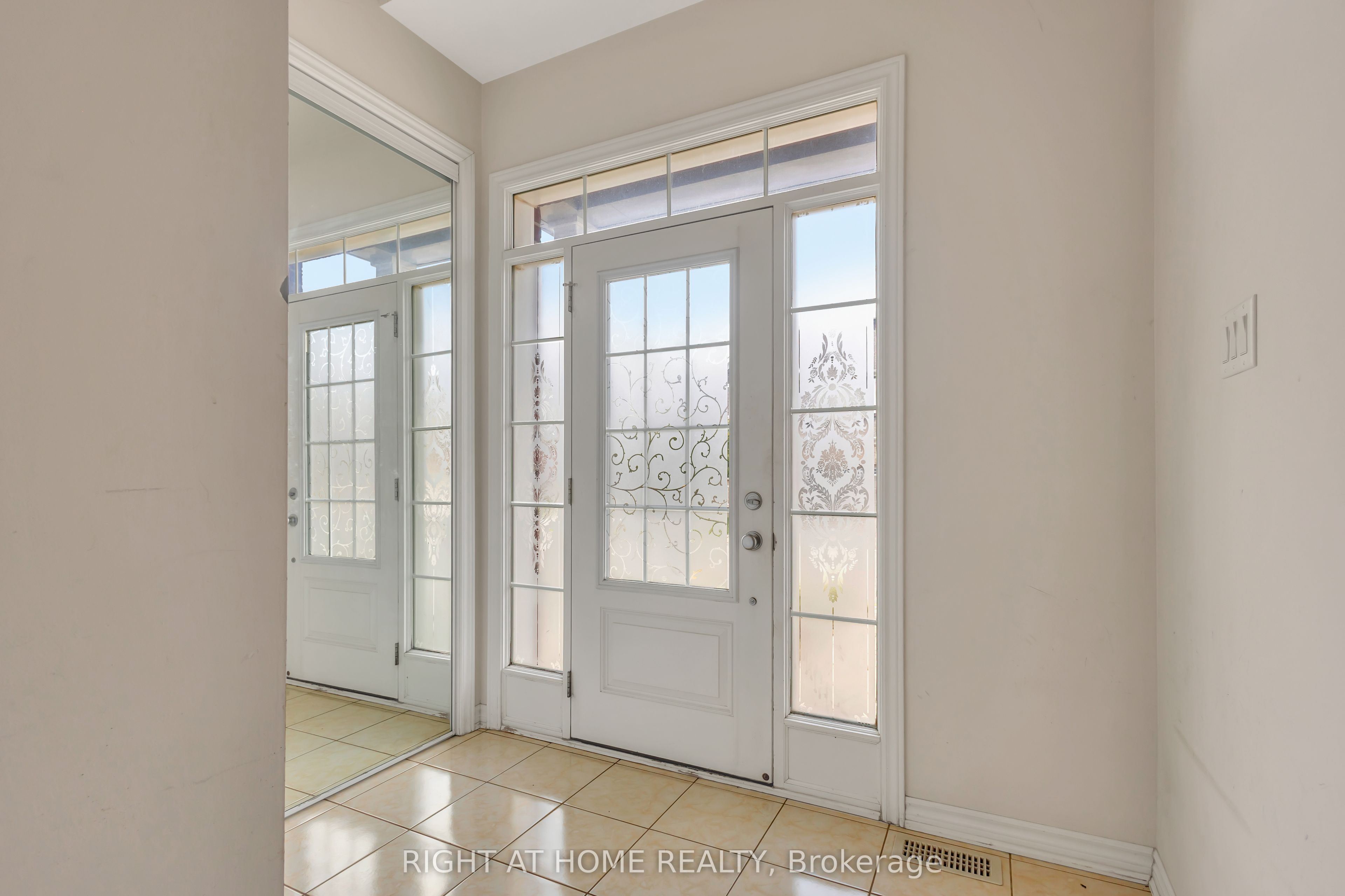 209 Rivertree Street, Kanata, ON K2M 0J4 photo 3