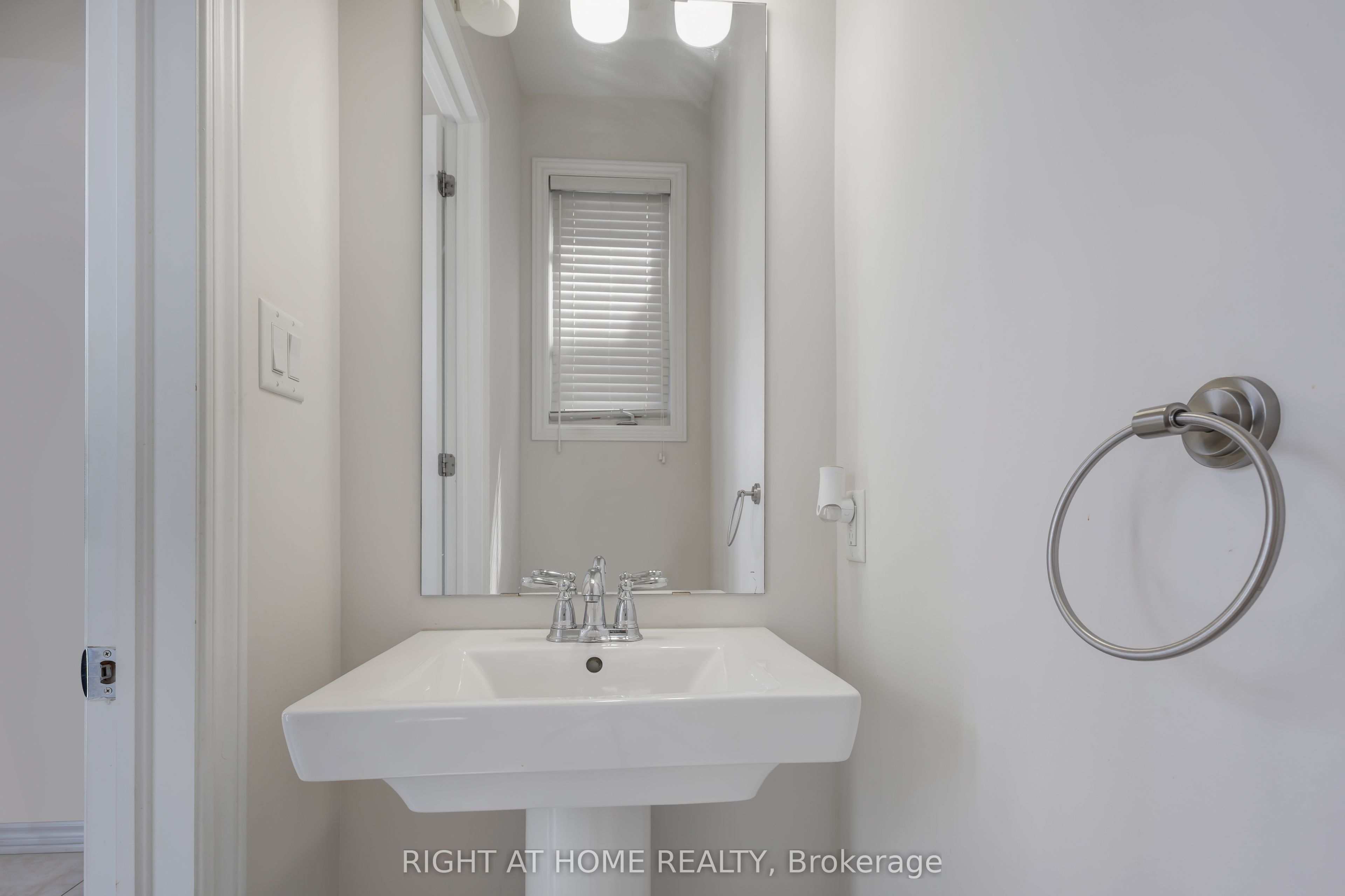 209 Rivertree Street, Kanata, ON K2M 0J4 photo 4