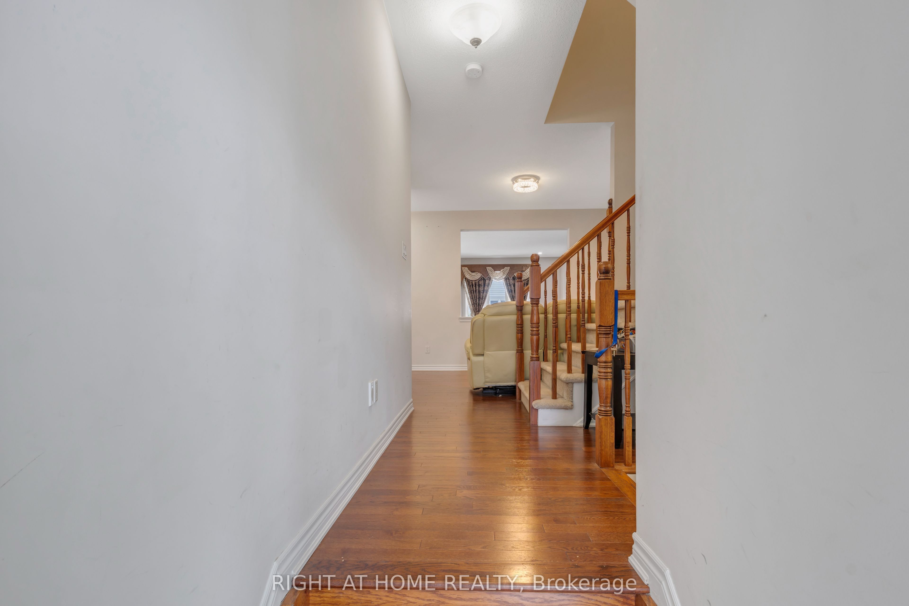 209 Rivertree Street, Kanata, ON K2M 0J4 photo 5