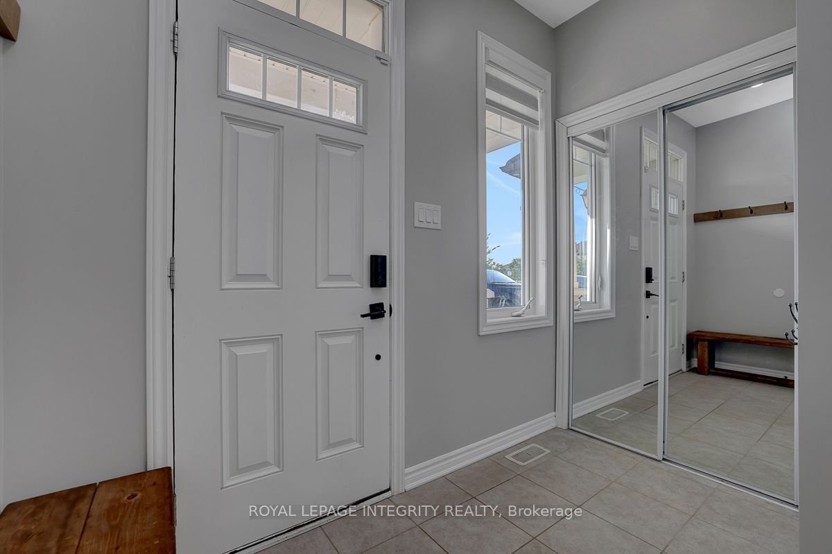256 Ponderosa Street, Kanata, ON K2V 0N4 photo 3
