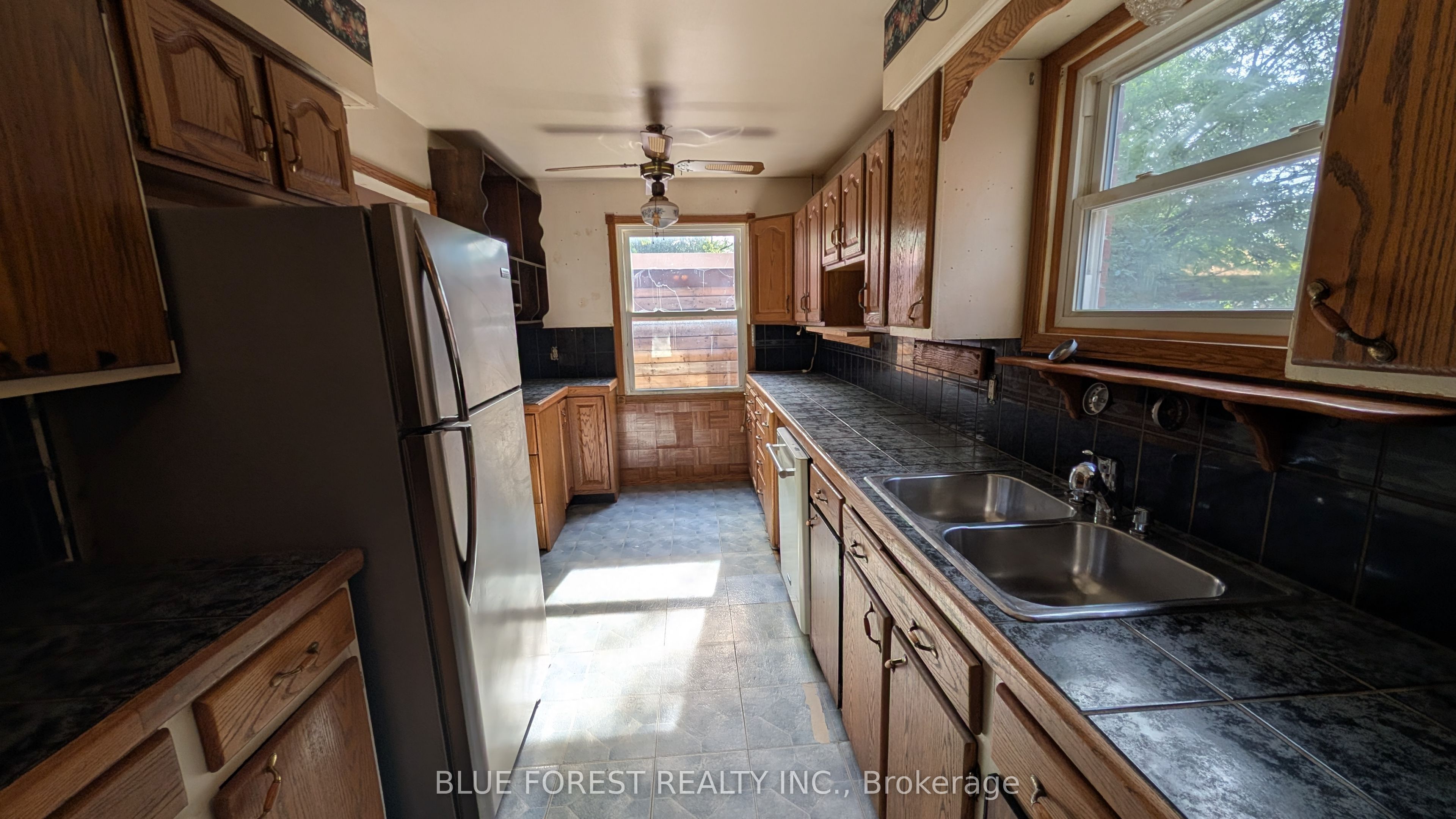 112 Marlborough Avenue, London South, ON N5Z 3S6 photo 3