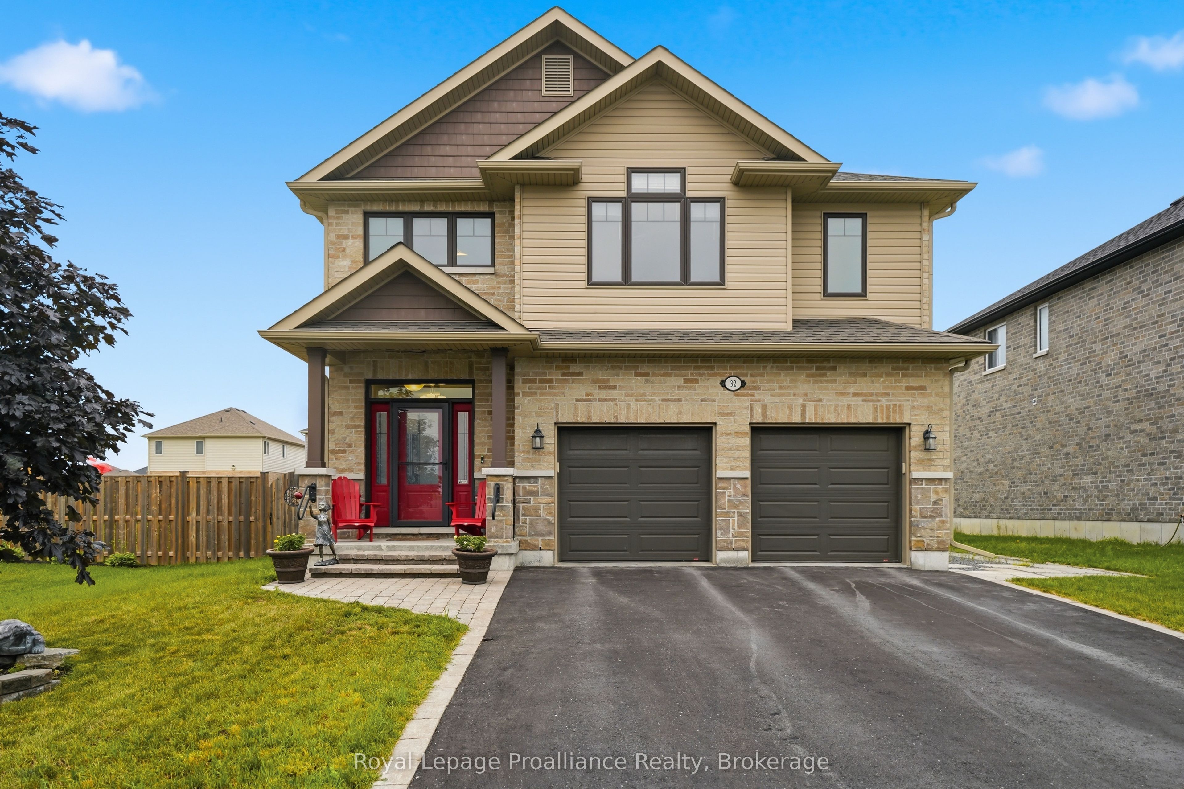 32 Walnut Crescent, Belleville, ON K8N 0E4 photo 2