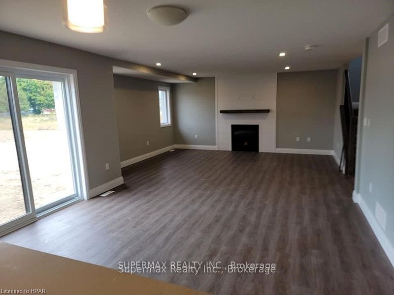657 KETTER Way, Plympton-Wyoming, ON N0N 1T0 photo 4