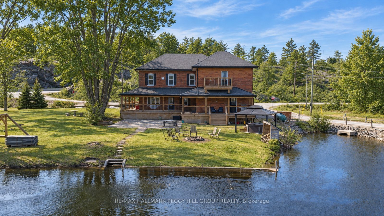 1002 Cowbell Lane, Gravenhurst, ON P0E 1N0