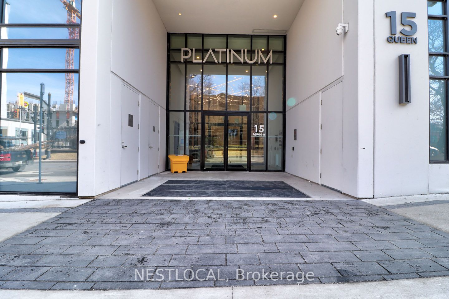 15 Queen Street S 1406, Hamilton, ON L8P 0C6 photo 2