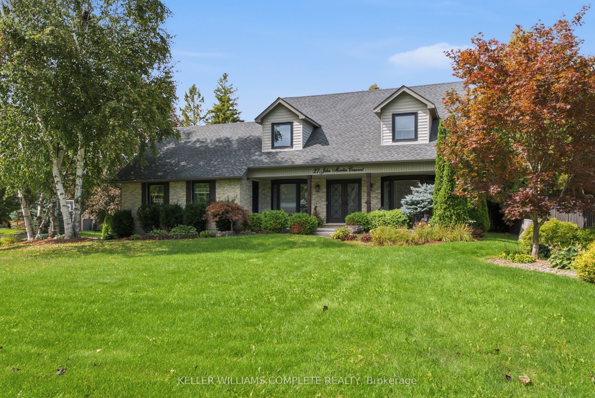 27 JOHN MARTIN Crescent, Hamilton, ON L8B 0Z9 photo 2