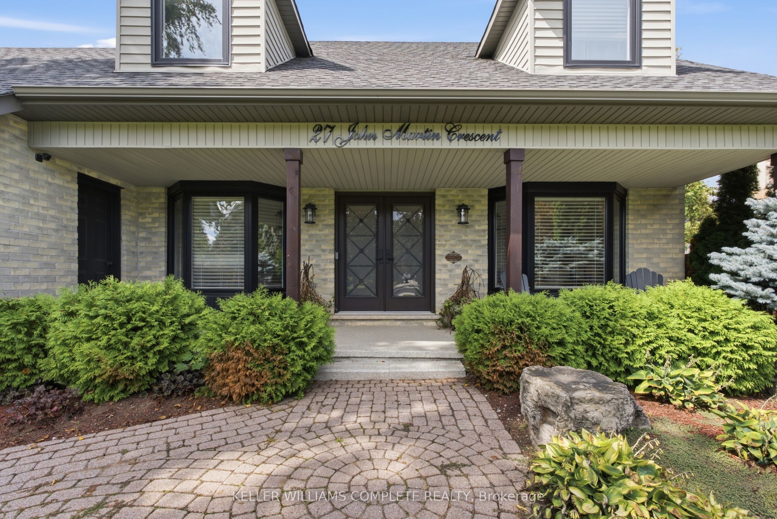 27 JOHN MARTIN Crescent, Hamilton, ON L8B 0Z9 photo 3