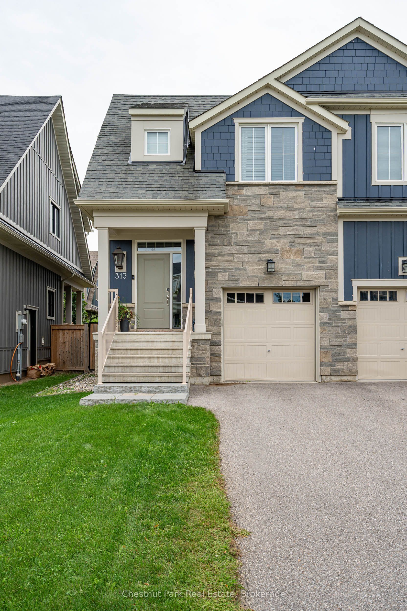 313 Yellow Birch Crescent, Blue Mountains, ON L9Y 0Y5 photo 2