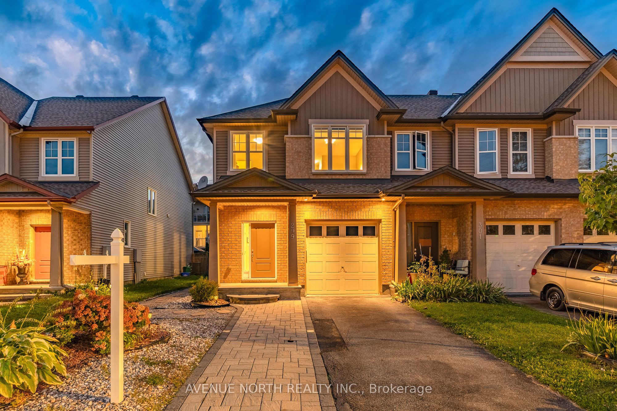299 Wood Acres Grove, Blossom Park - Airport and Area, ON K1T 0B3