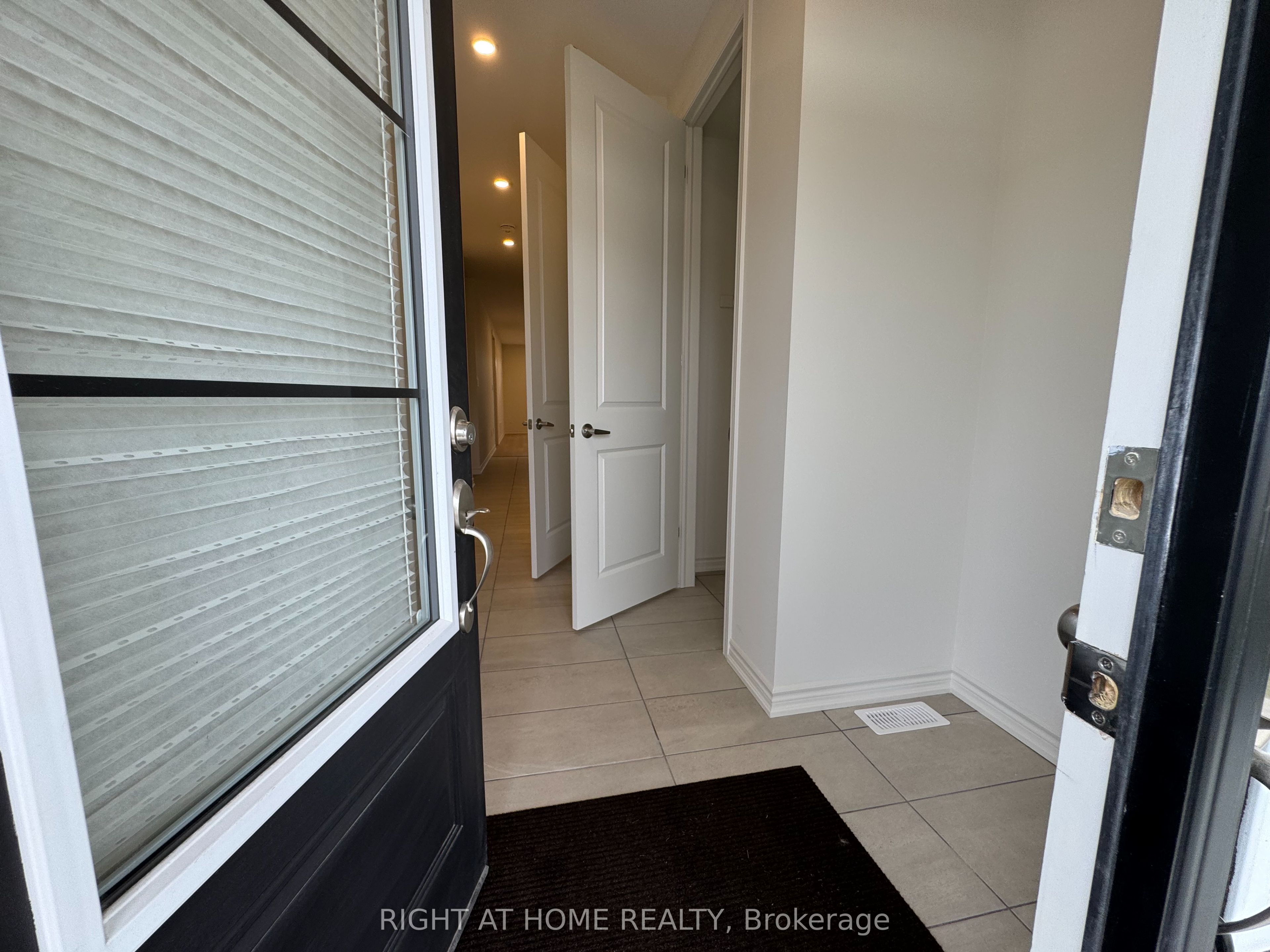 60 Debois Street Main, Kawartha Lakes, ON K9V 6A9 photo 4