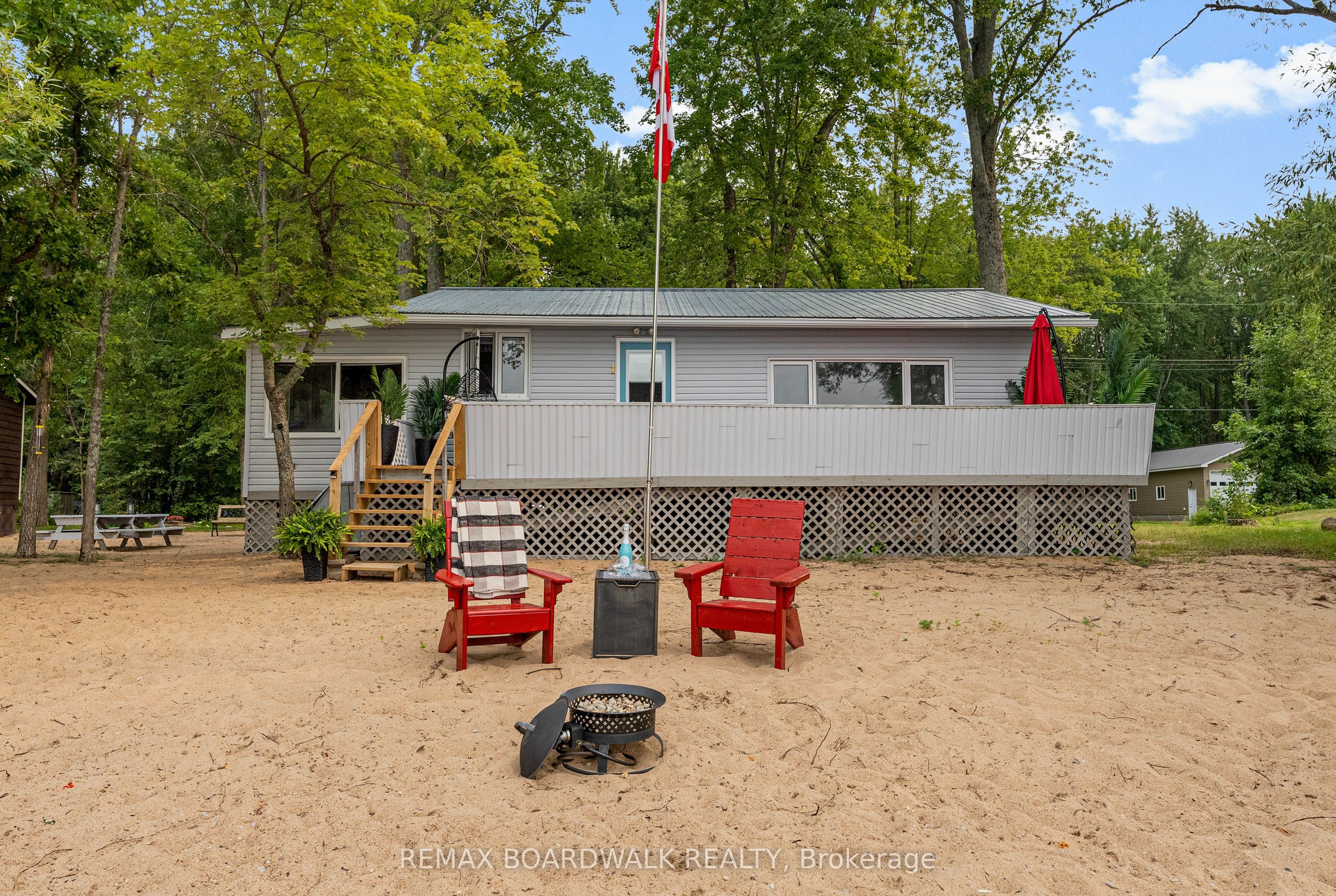 391 Leavoy Lane, Horton, ON K7V 3Z8 photo 2