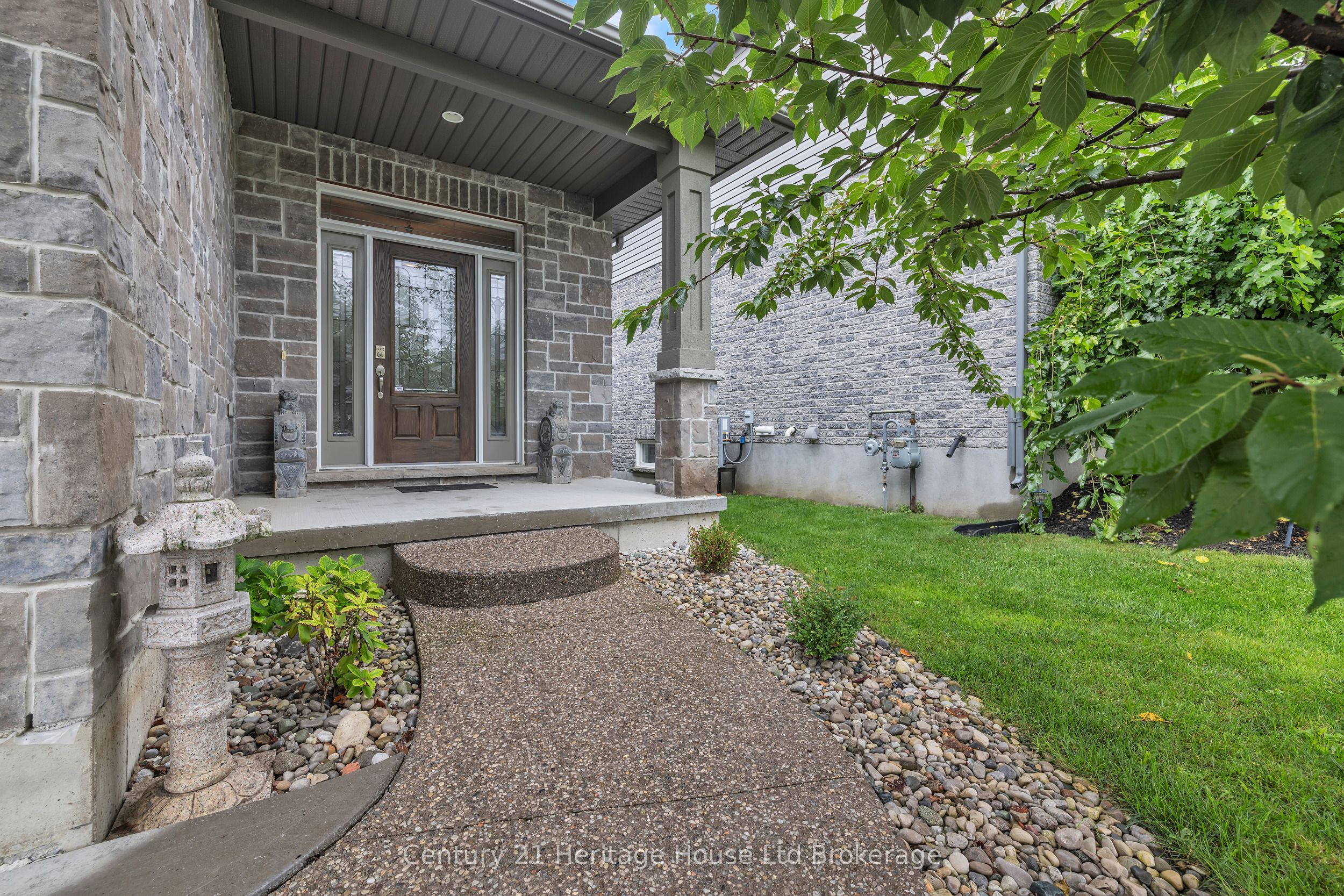 472 Fairway Road, Woodstock, ON N4T 0E7 photo 2