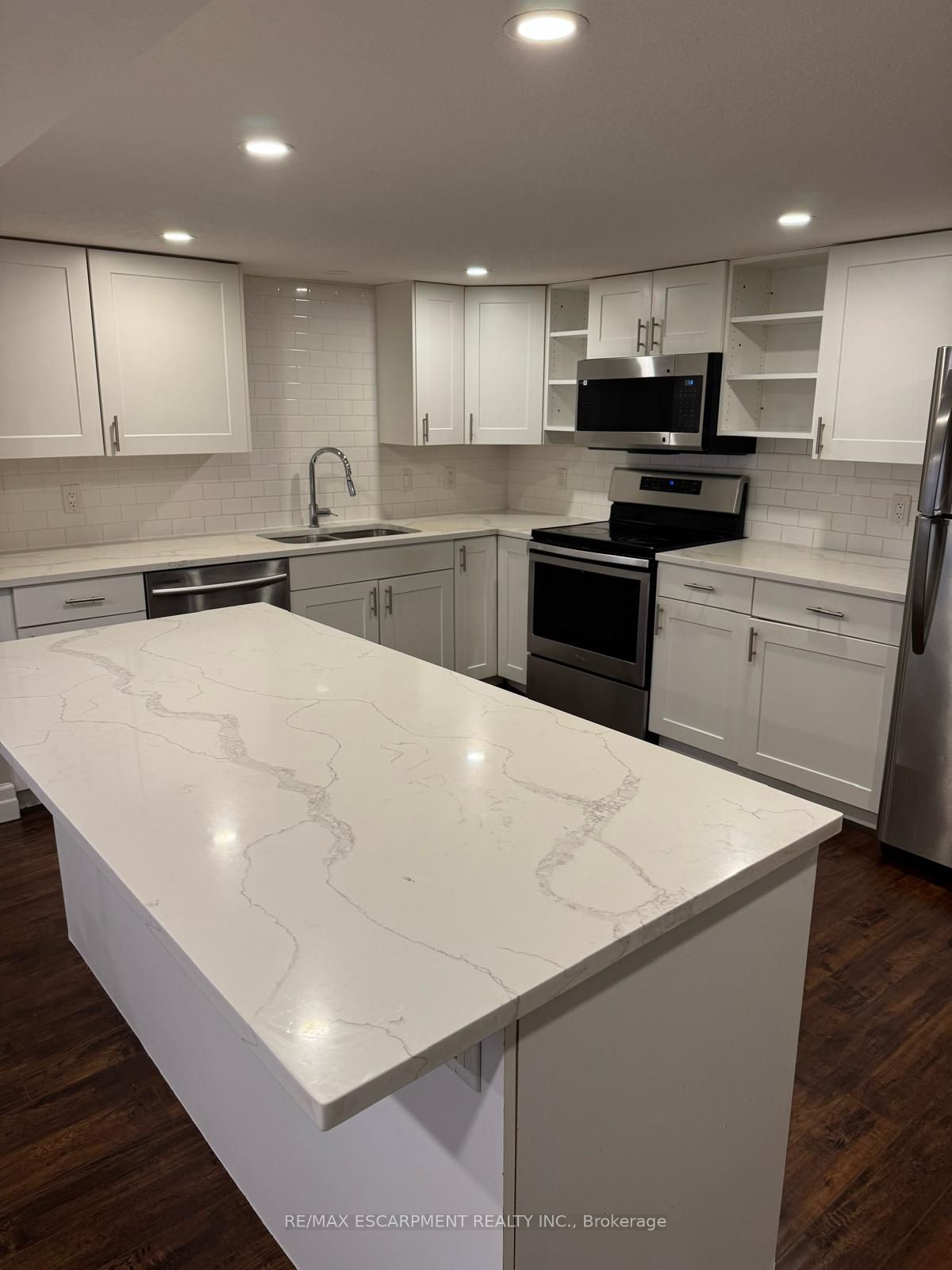56 Siebert Avenue 2, Kitchener, ON N2C 2A7 photo 2
