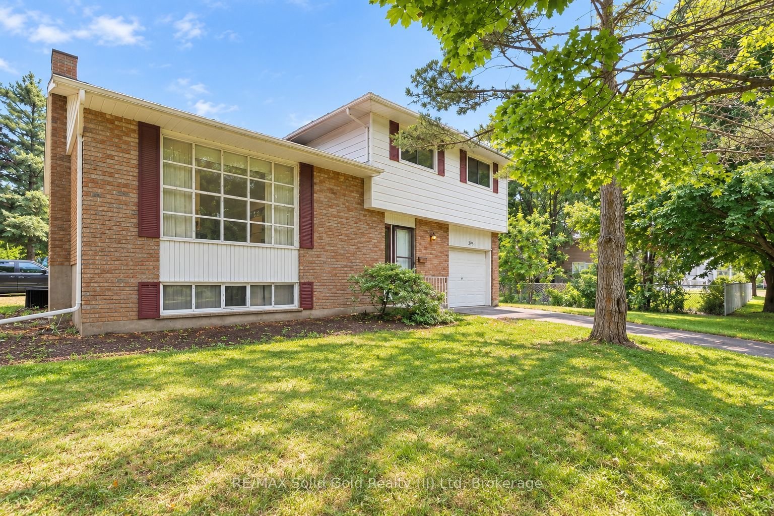 395 Mossom Place, Waterloo, ON N2K 2G7