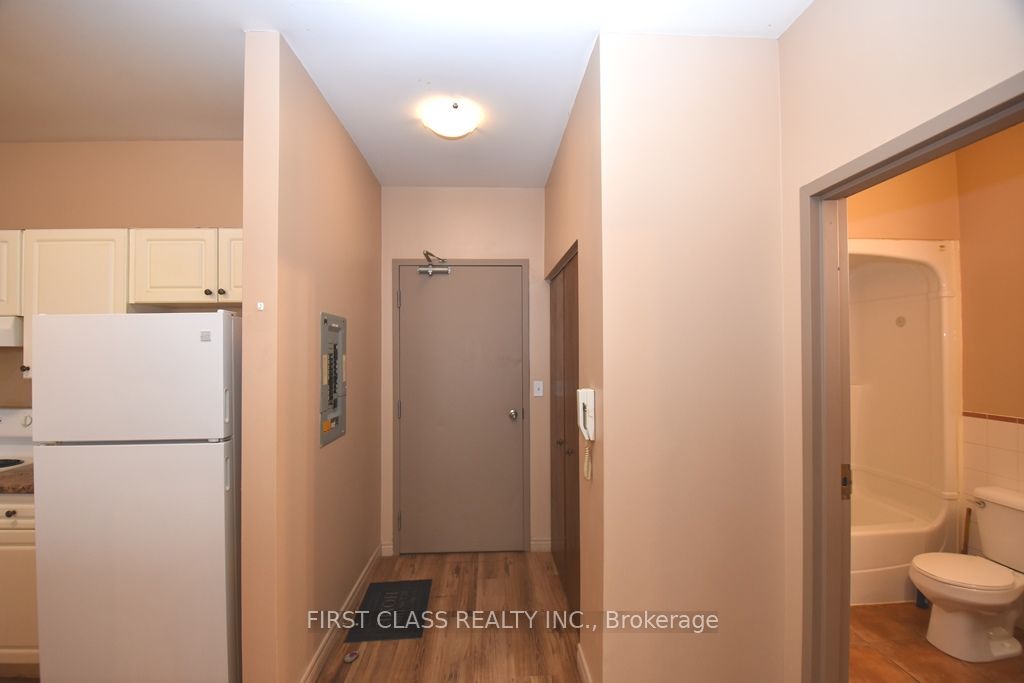 18 Market Street 3, Brantford, ON N3T 2Z5 photo 3