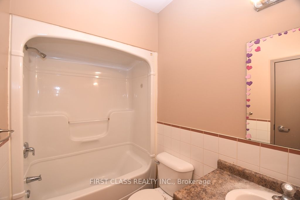 18 Market Street 3, Brantford, ON N3T 2Z5 photo 4