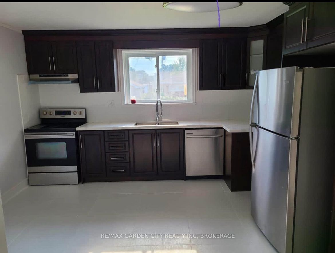 91 Margery Avenue Main floor, St. Catharines, ON L2R 6K2 photo 3