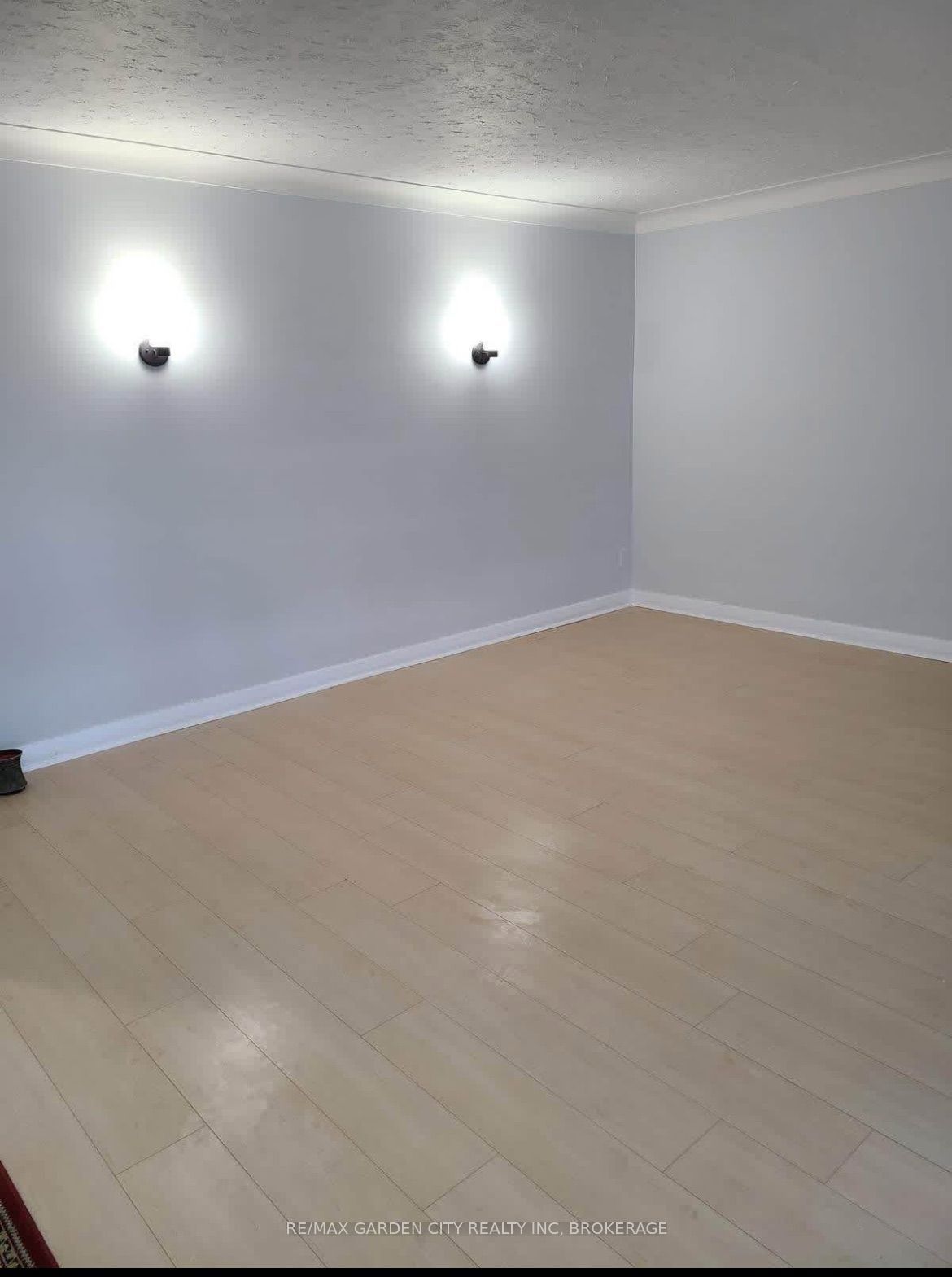 91 Margery Avenue Main floor, St. Catharines, ON L2R 6K2 photo 4
