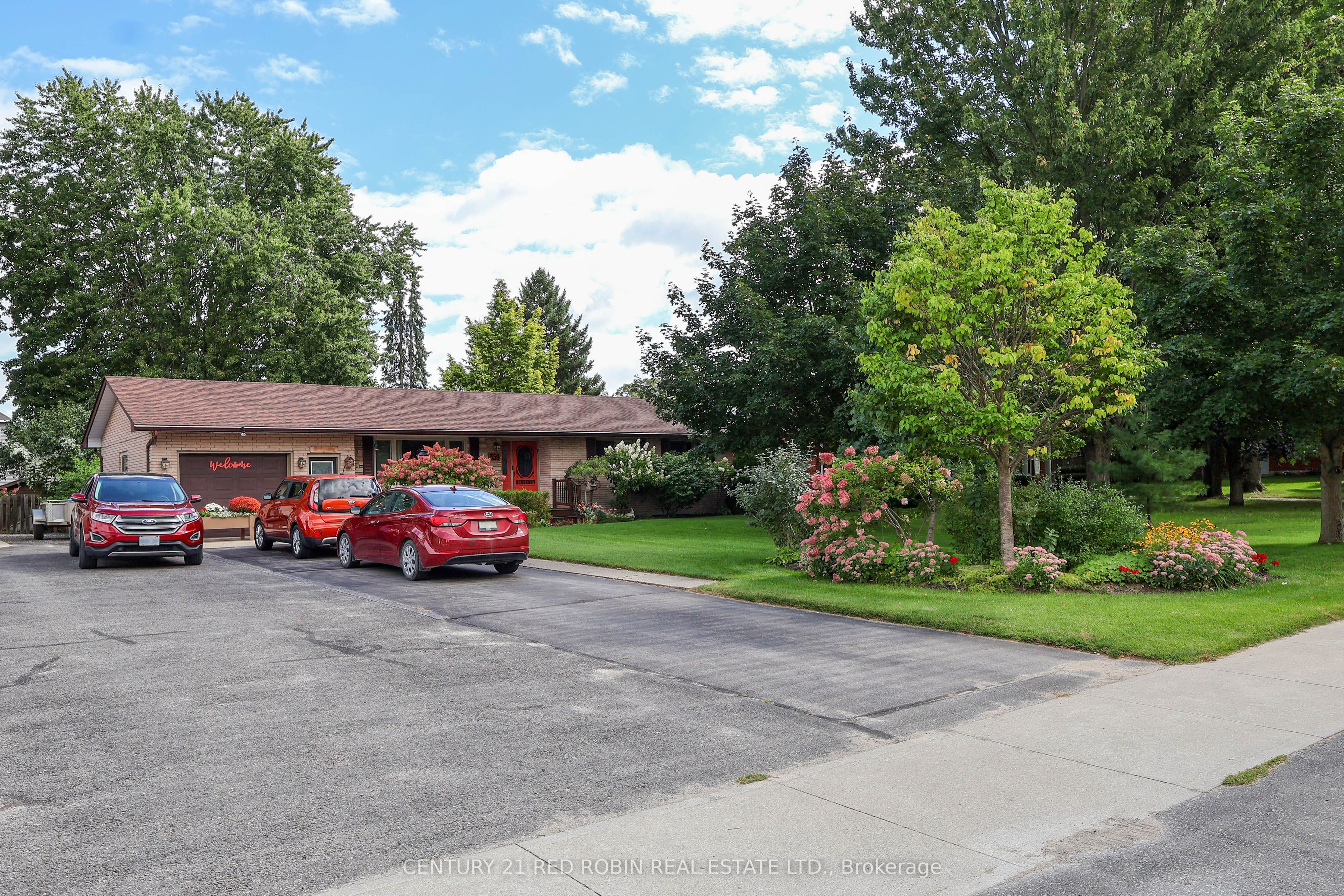 359 Oak Avenue, Strathroy-Caradoc, ON N7G 3A9 photo 2