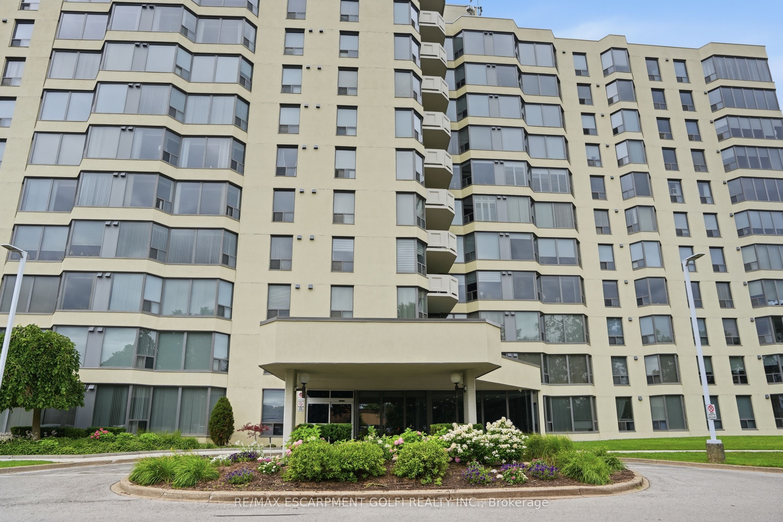 81 Scott Street 806, St. Catharines, ON L2N 7L5 photo 2