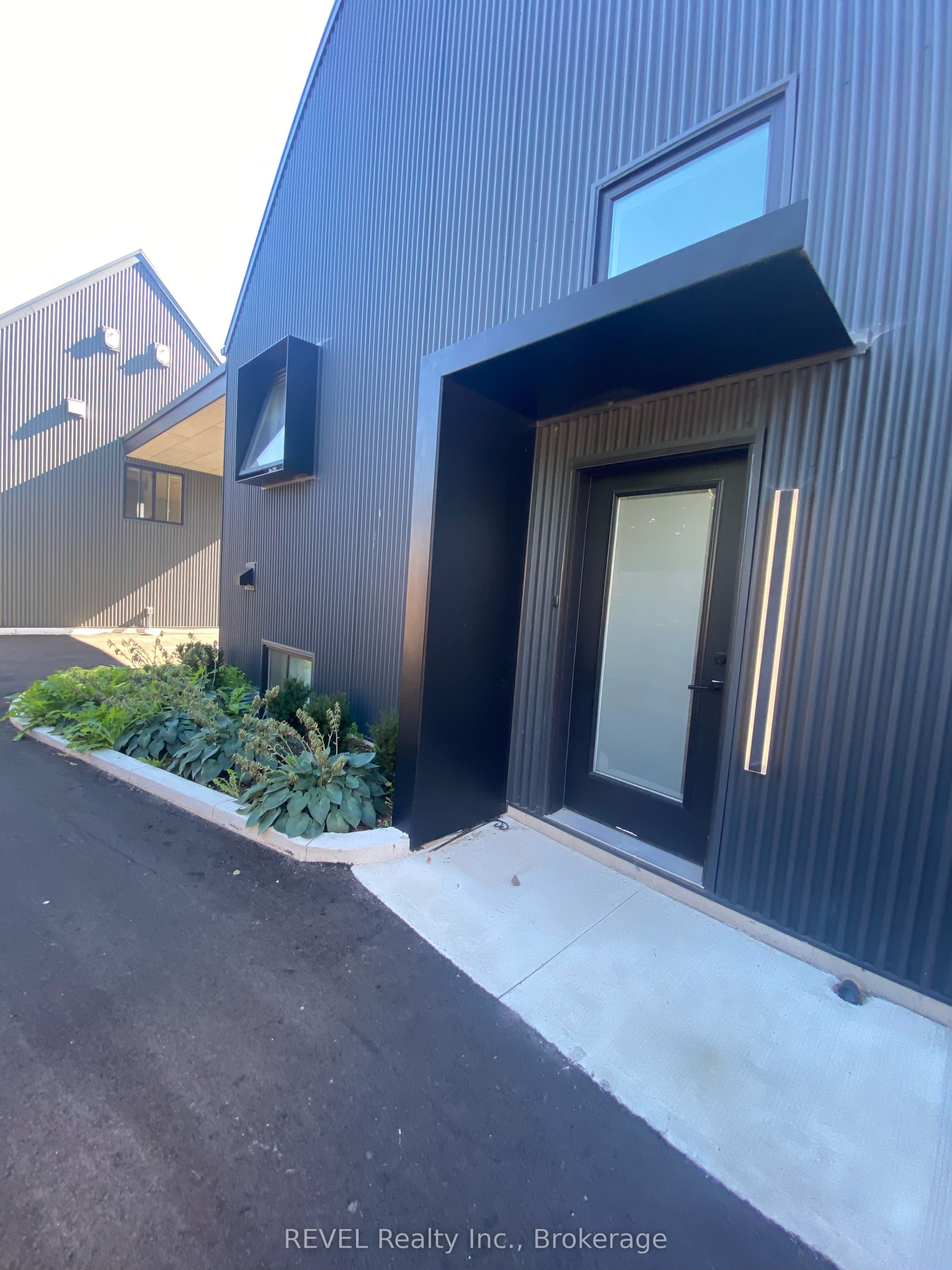5361 Valley Way Unit 2, Niagara Falls, ON L2E 1X5 photo 4
