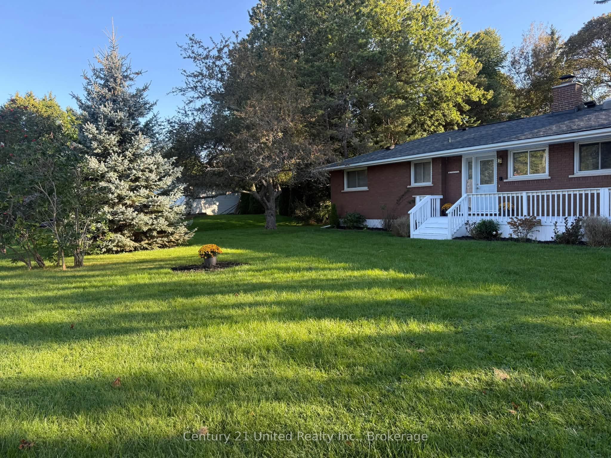 44 Hamilton Avenue, Cobourg, ON K9A 1W1 photo 3